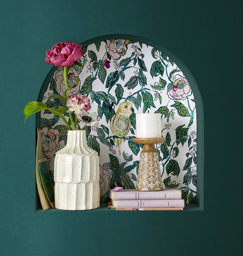 The line even includes wallpaper!