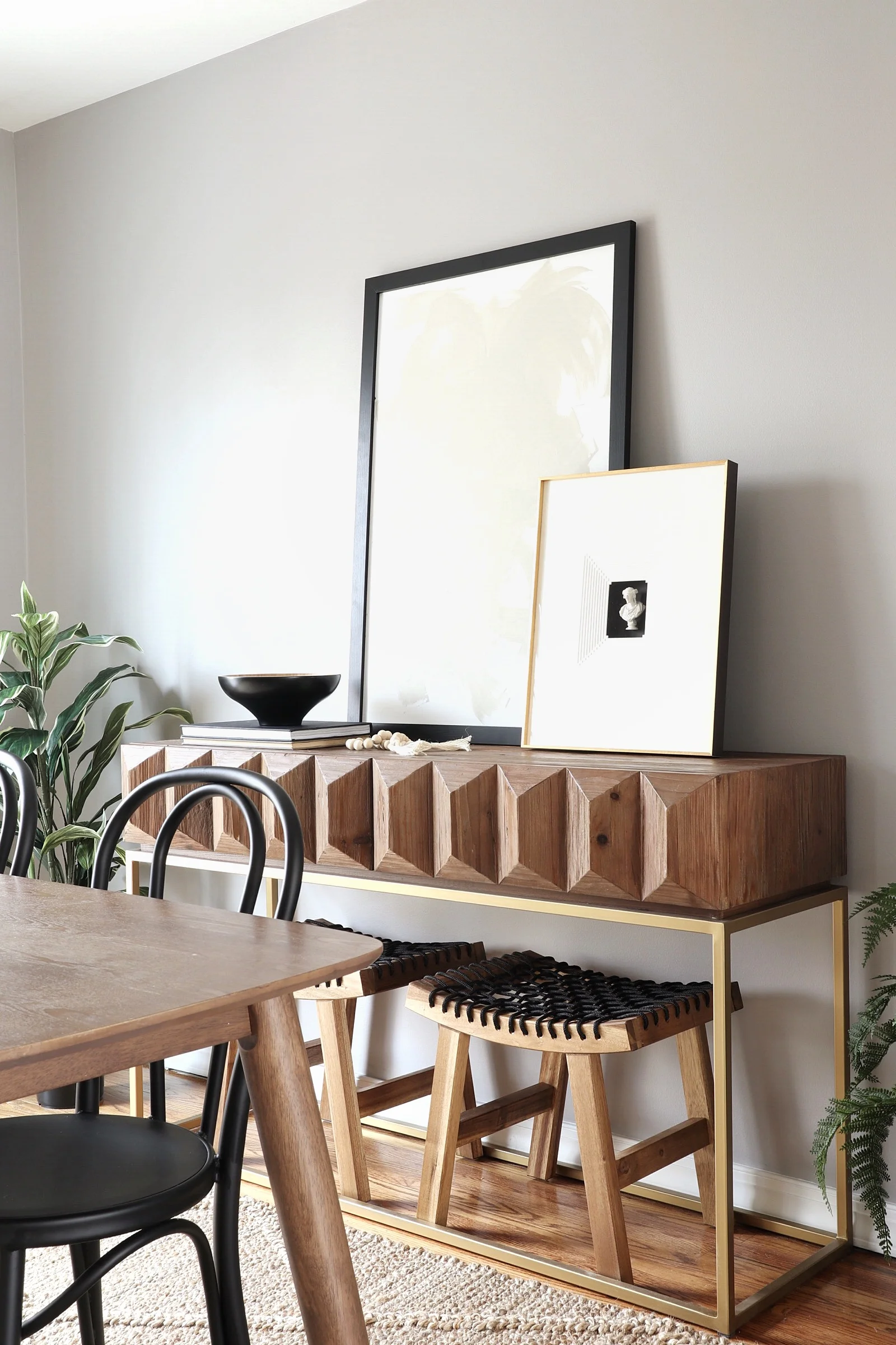 eclectic-modern-dining-room-decor.jpg