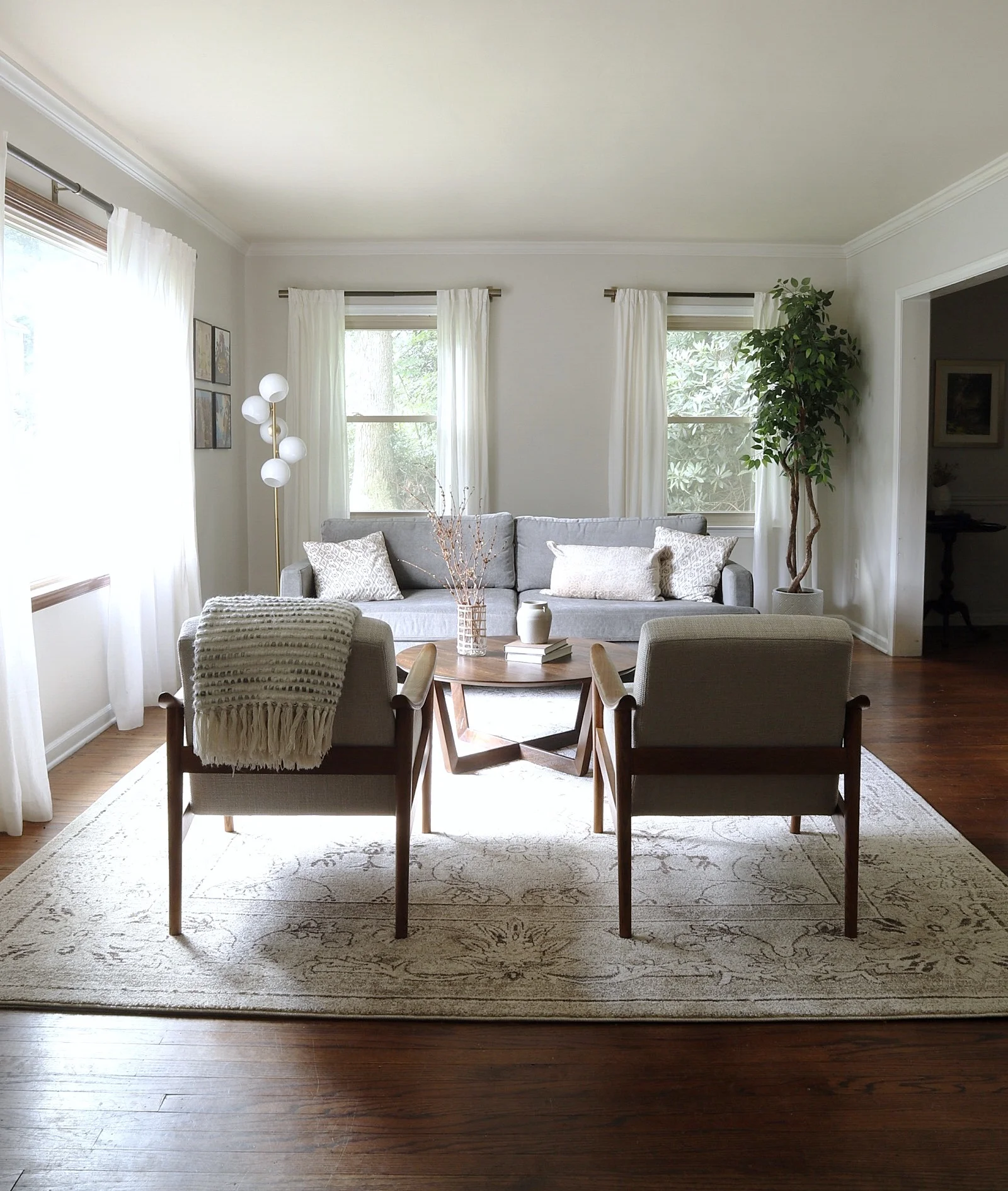 light-and-airy-modern-traditional-living-room.jpg