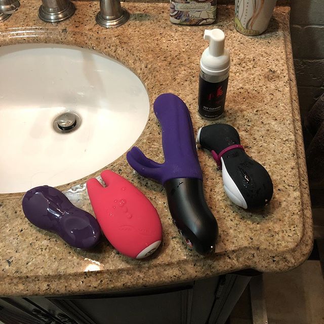 When you need your options, you&rsquo;re really dirty but you also want to keep it really clean. These are just a few of my favorite things 😍@satisfyercom @funfactory @funfactoryusa @wevibe @baddragontoys #buzzbuzz #baddragontoys #wevibe #funfactory