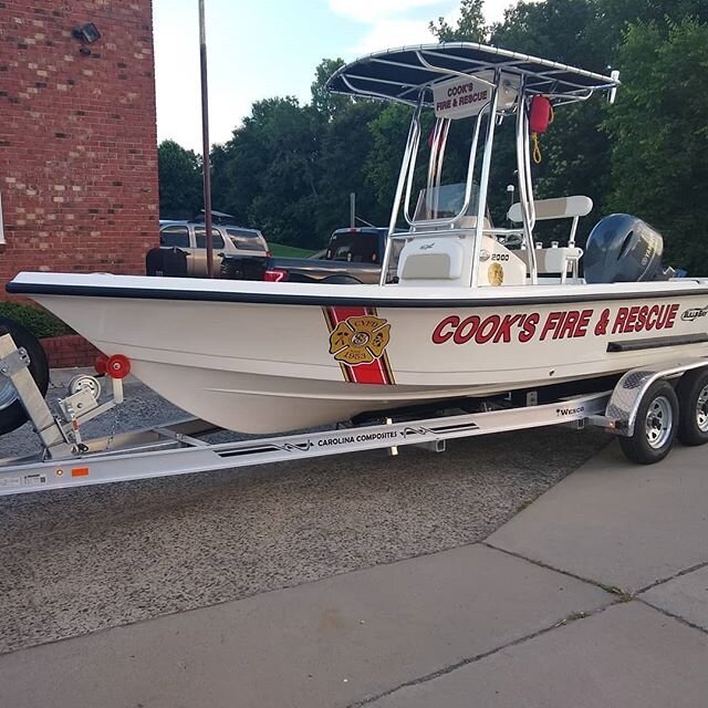 Late Saturday night we got this beauty brought to the shop. This will be the brightest boat on the water. Lots of FireTech scene lights, and Feniex emergency lighting. Can't wait to see this lit. @feniexofficial @hivizledlighting