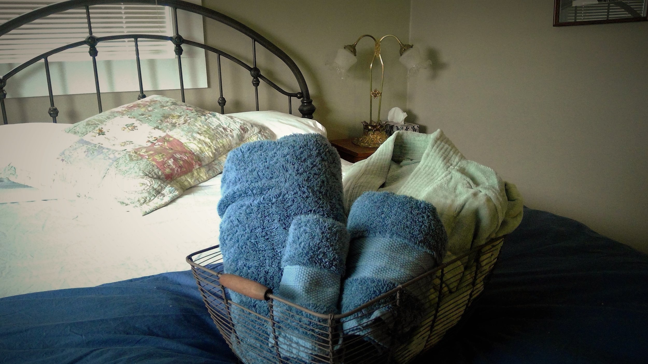 Room 1 towel bed.jpg