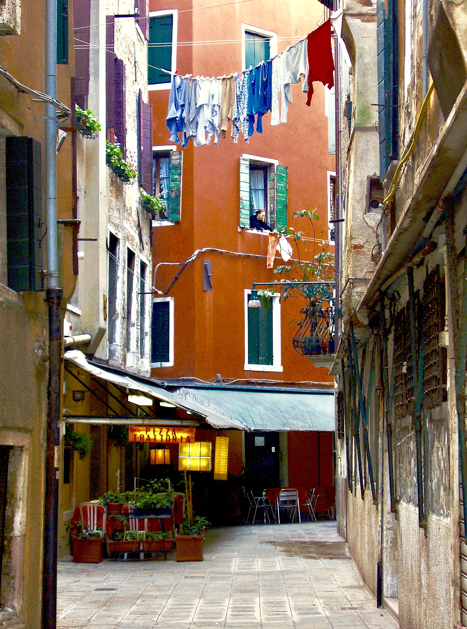 "Laundry Day", Venice