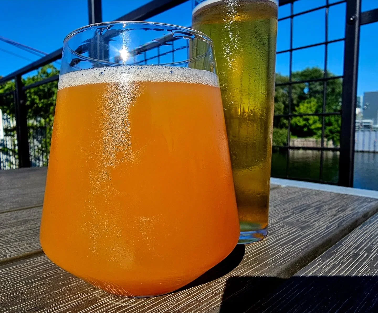 The weather called for patio beers at @saltshedchicago 

#afrobeerchick #beerstagram #beersofinstagram #craftbeer #craftbeergirl #beergirl #beergirlsofinstagram #drinklocal #radvocate&nbsp; #untappd #beershare&nbsp; #ladiesthatlovecraft #beerme&nbsp;
