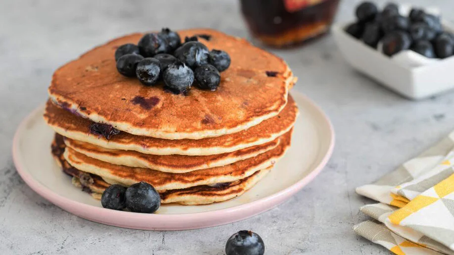 blueberry-pancakes-with-variations-3058747-hero-01-5c5104b1c9e77c0001859b26.jpg