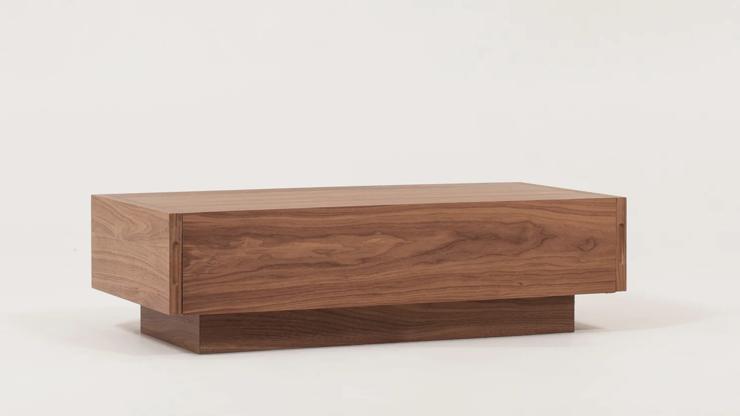 boom_cocktail_table_walnut_corner.jpg