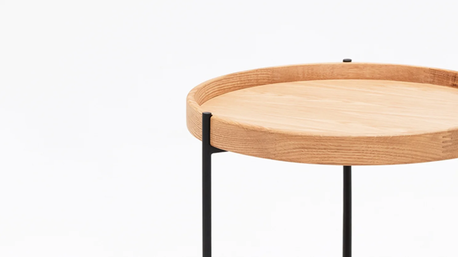 sage_circular_end_table_oak_detail_01.jpg