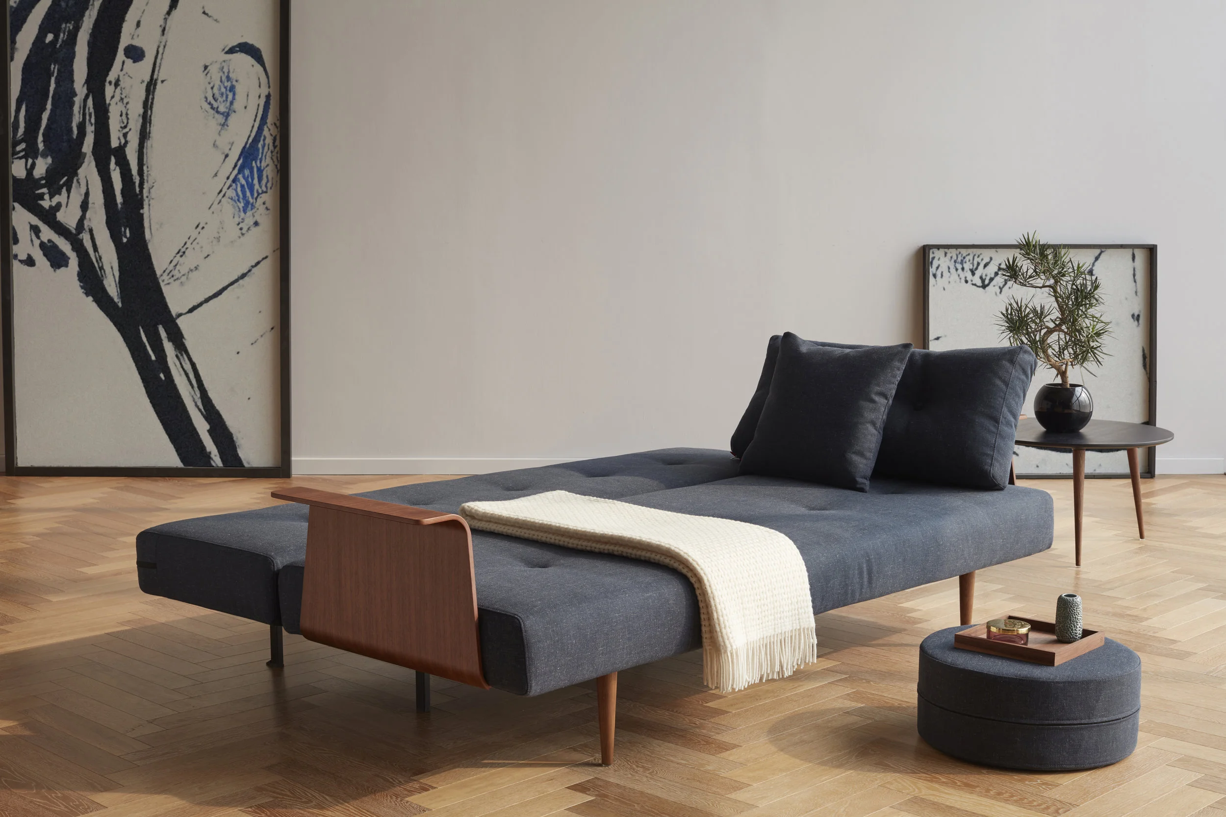 Recast Plus sofa walnut wood 03.jpg