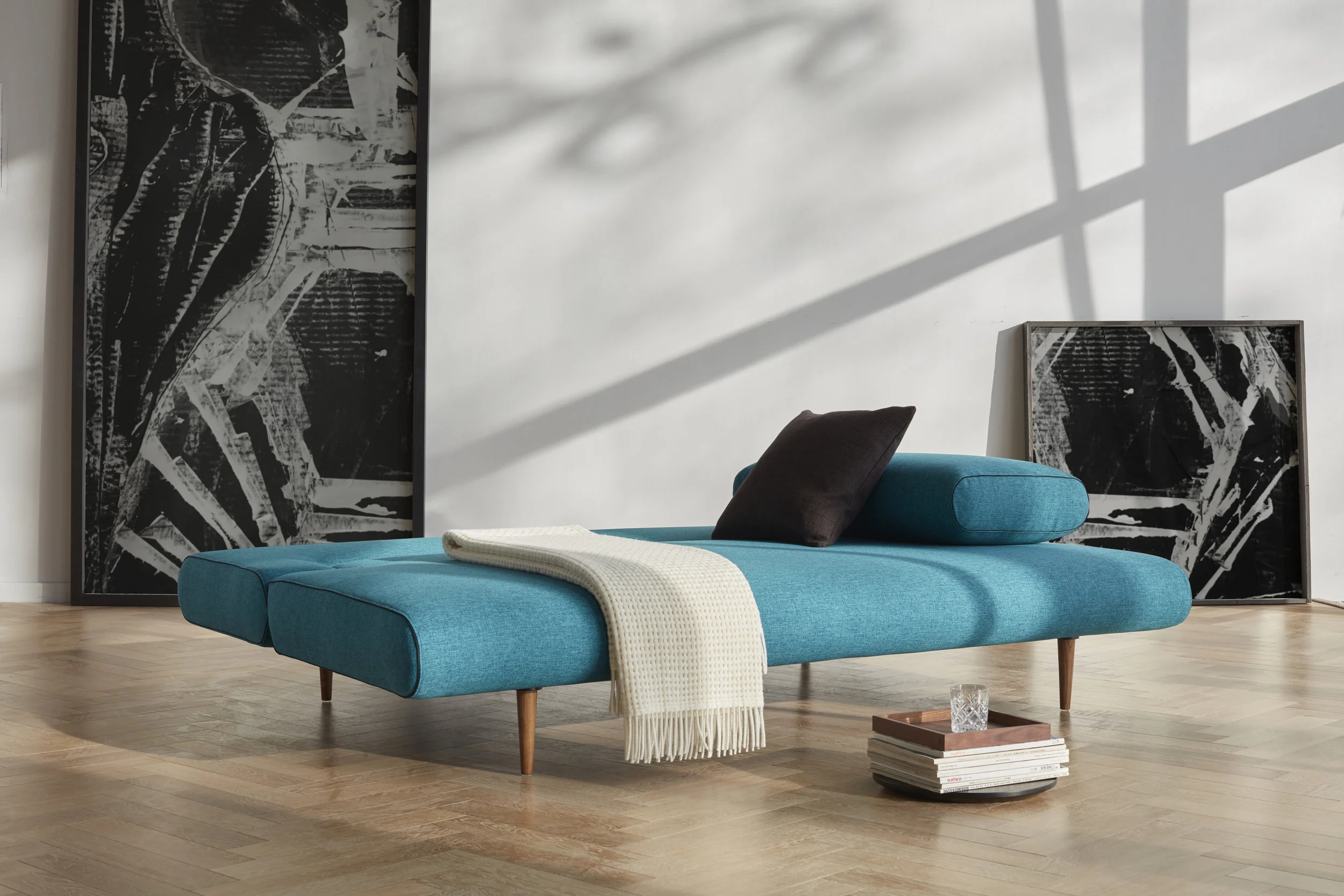 Unfurl lounger 522 2.jpg