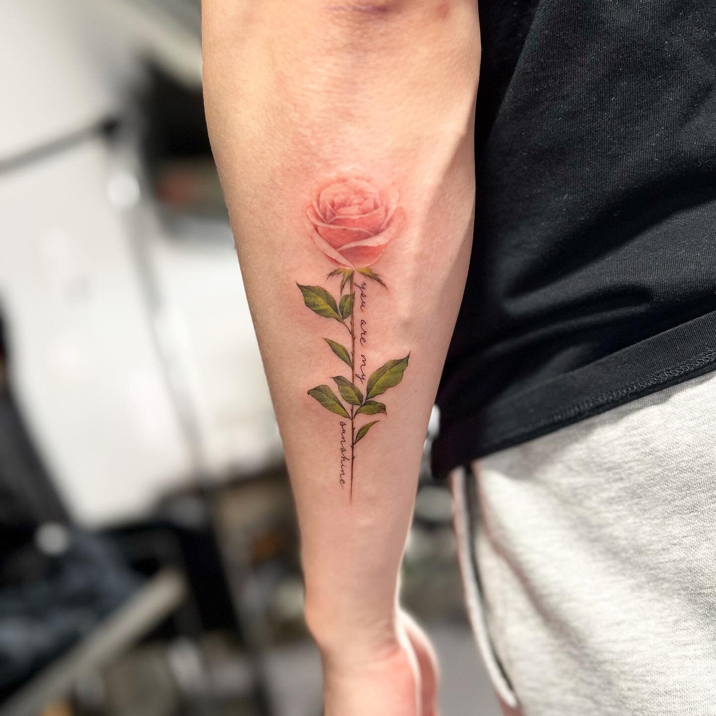 Rose done by @jingstattoo 
#rosetattoo #rose #flowertattoo #flower #nyctattoo #nyctattooartist #finelinetattoo #realistictattoo #forearmtattoo