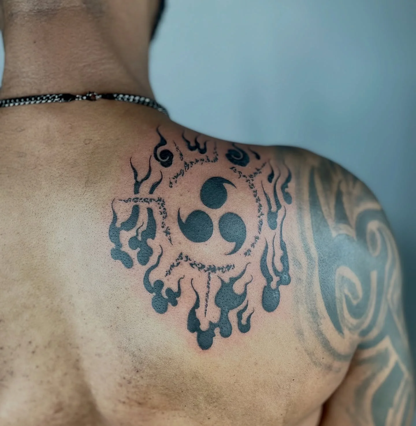 Classic curse mark tattoo with flames 🔥 
-
Needles used @emalla.amazon @emalla.official 
-
-
-
-
#tattoo #tattoos #tattooed #tattoonyc #tattooer #tattooist #tattoostyle #tattoolife #tattooartist #emallafamily