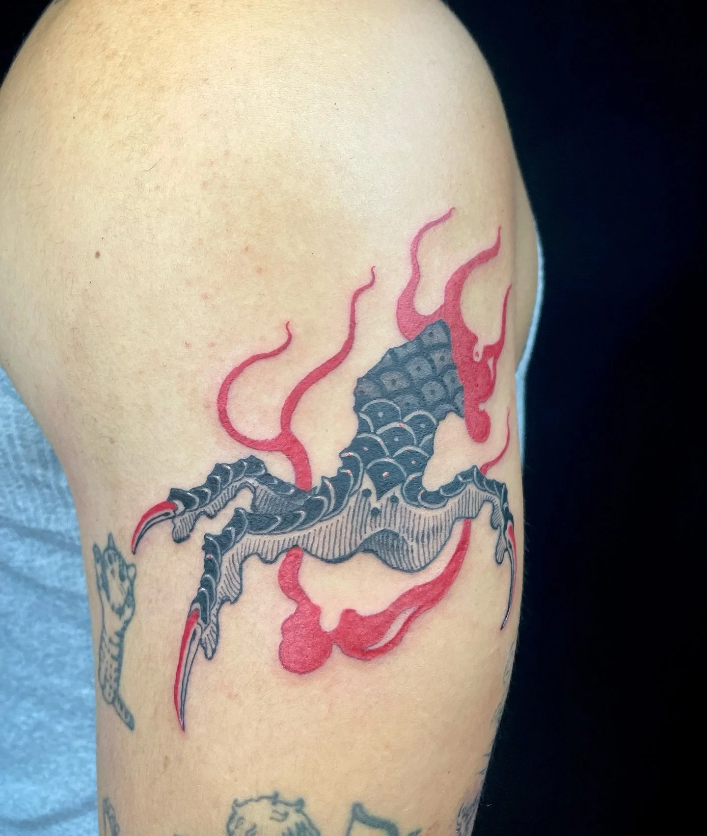 Flaming dragon claw
For my client @vctorye 

Representing courage, freedom and good fortune! I hope your dreams come true!

As always, thanks for the trust 🙏 
-
Needles used @emalla.official @emalla.amazon 
-
-
-
-
-
#tattoo #tattooer #tattoos #tatt