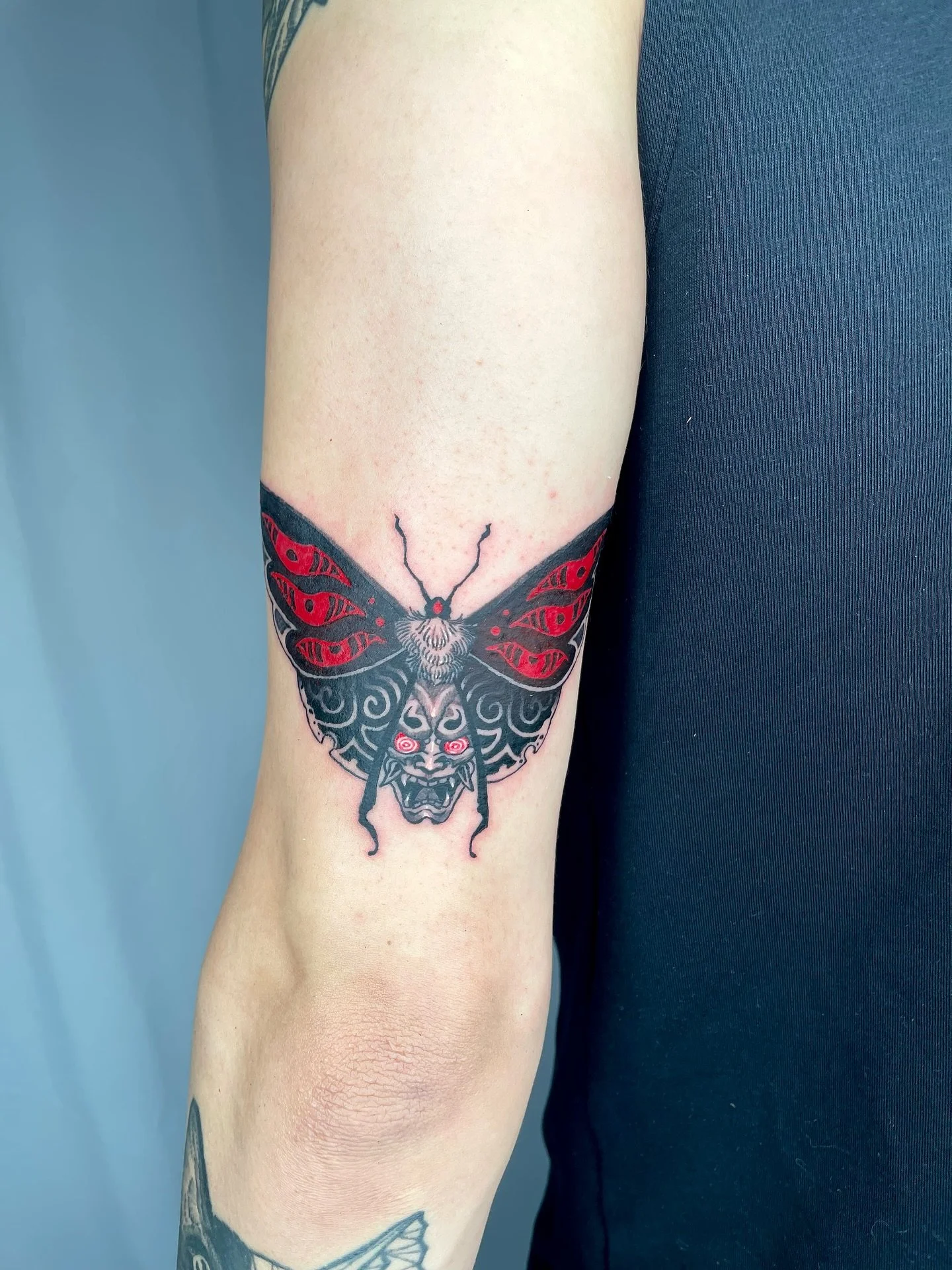 Hypnotic butterfly with hanya concept. 

My client came to me with an idea from his DnD campaign and I could not be more excited to tackle the challenge of bringing his vision to life!

Had so much fun with this design and a great chat too! Thanks fo