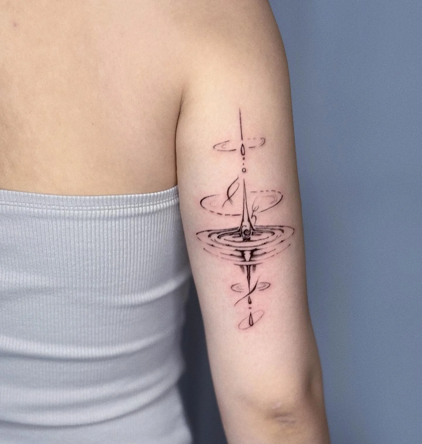 Water drop from flash 
#flowertattoo #discounttattoo #specialtattoo #girltattoo #boytattoo #linetattoo #tattooart #tattooed #tattoogirls #nytattoo #nytattooartist #nytattoos #flushingtattoo #blackandgreytattoo #blackandgrey #tattoos #tattoostyle #gir