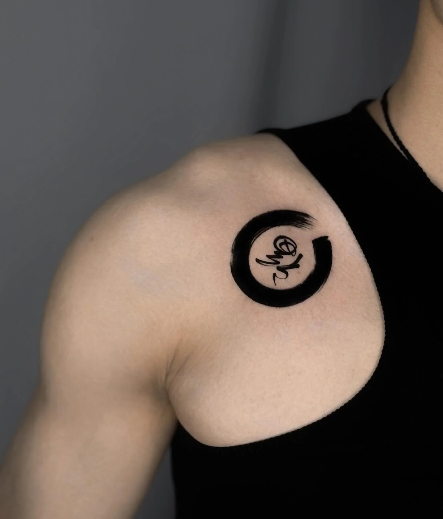 Fook &ldquo;福&rdquo;
#flowertattoo #discounttattoo #specialtattoo #girltattoo #boytattoo #linetattoo #tattooart #tattooed #tattoogirls #nytattoo #nytattooartist #nytattoos #flushingtattoo #blackandgreytattoo #blackandgrey #tattoos #tattoostyle #girls