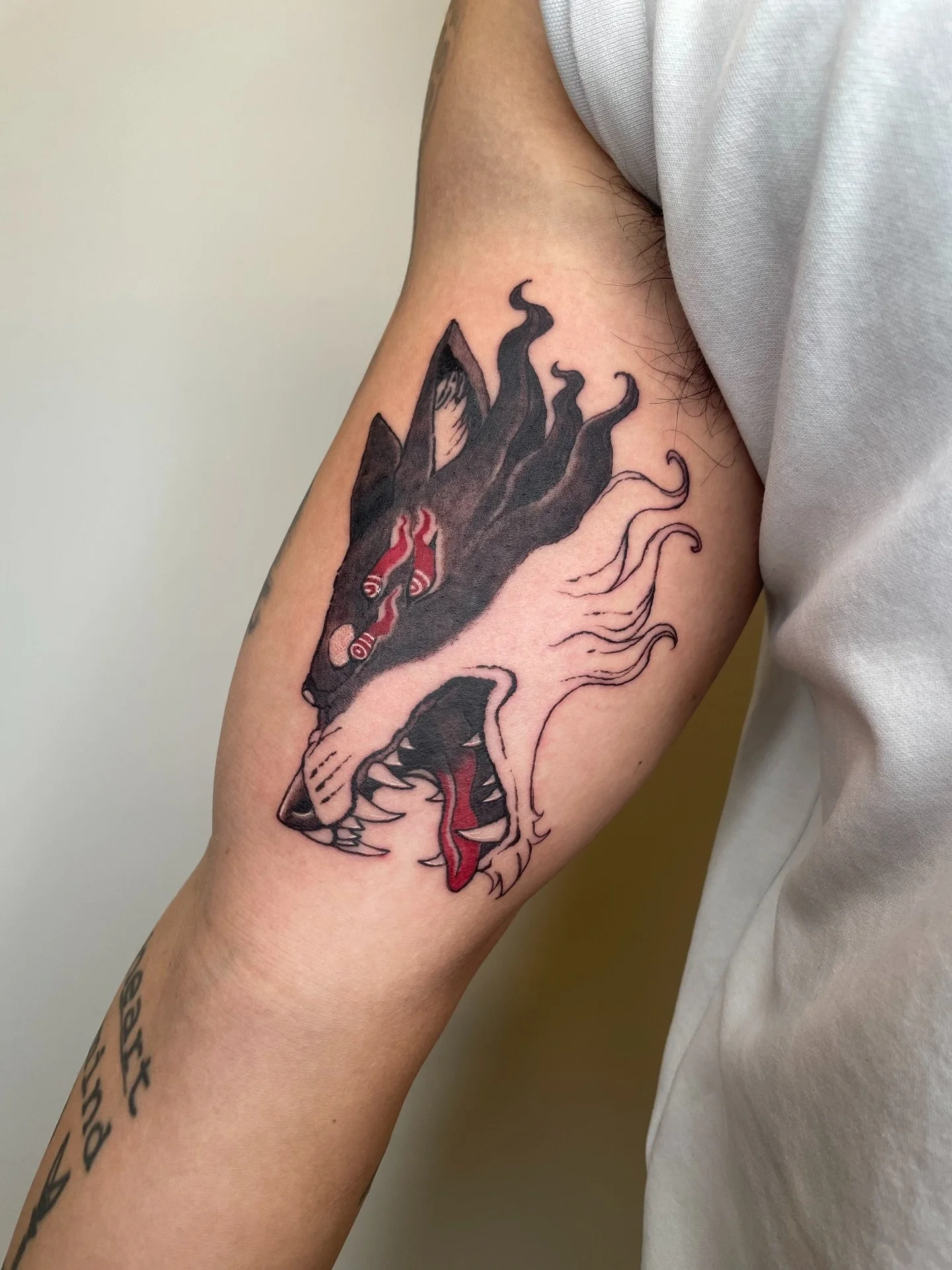 One from the flash!

Wolf head with 3 eyes
Thanks for the trust 🙏 

Needles @emalla.official 

-
-
-
#tattoo #tattoos #tattooed #tattooist #tattooer