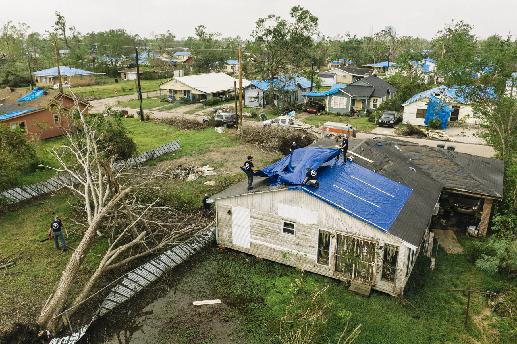  NYTSTORM - Lake Charles, LA - Oct. 11, 2020 - Employees at EMI Fabrication traveled from Houston to volunteer in hurricane cleanup efforts. Lake Charles was hit hard by Hurricane Laura earlier this fall, and barely had a chance to begin the clearing