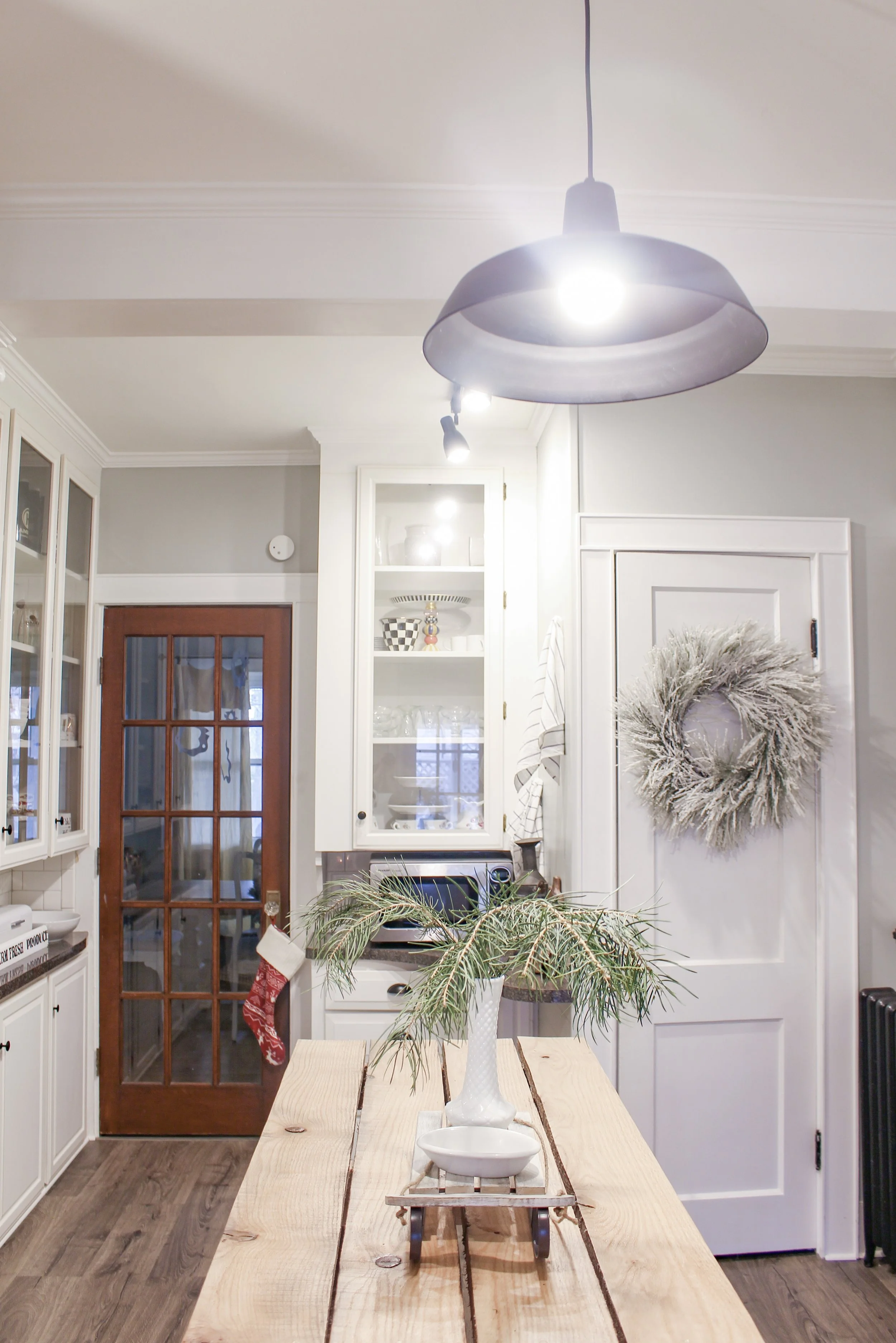 Easy Christmas Kitchen Decor