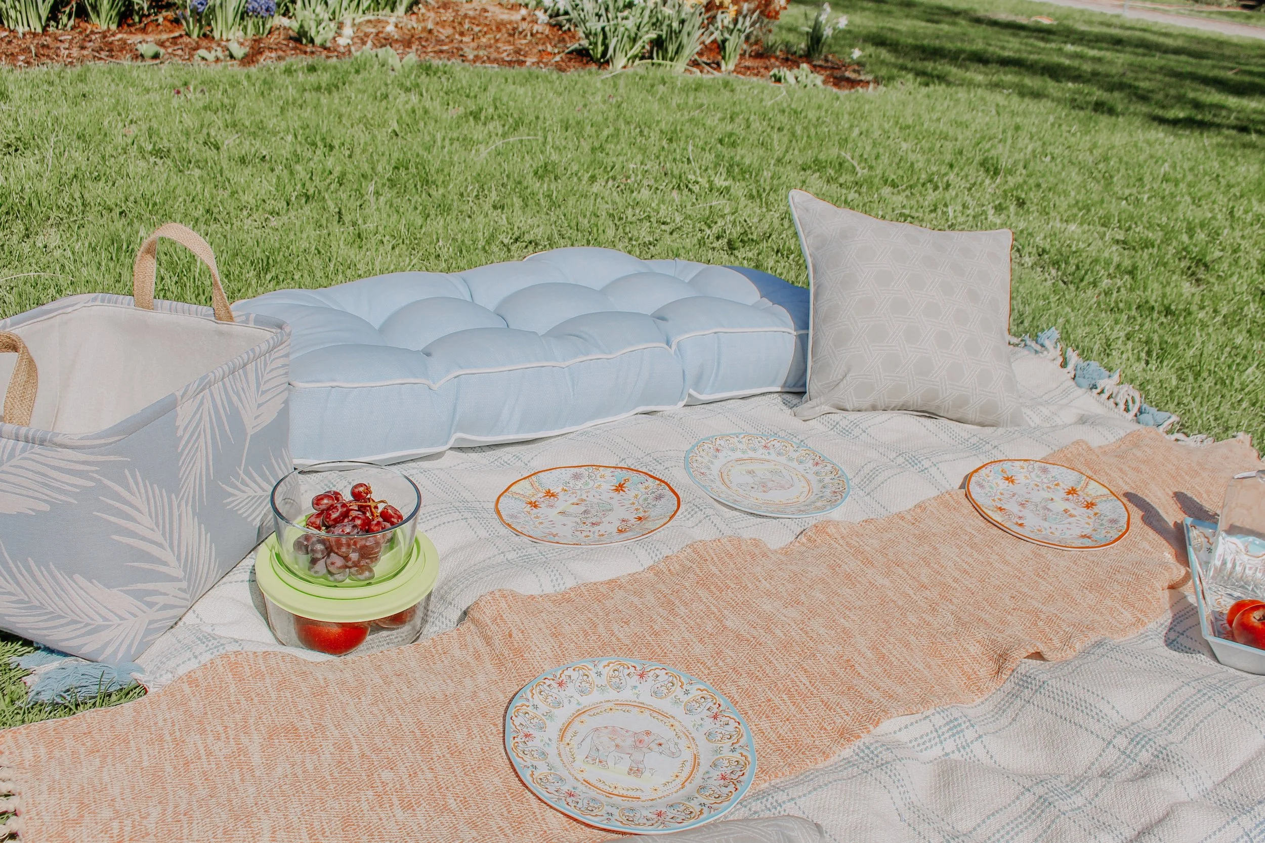 How to Plan the Perfect Summer Picnic