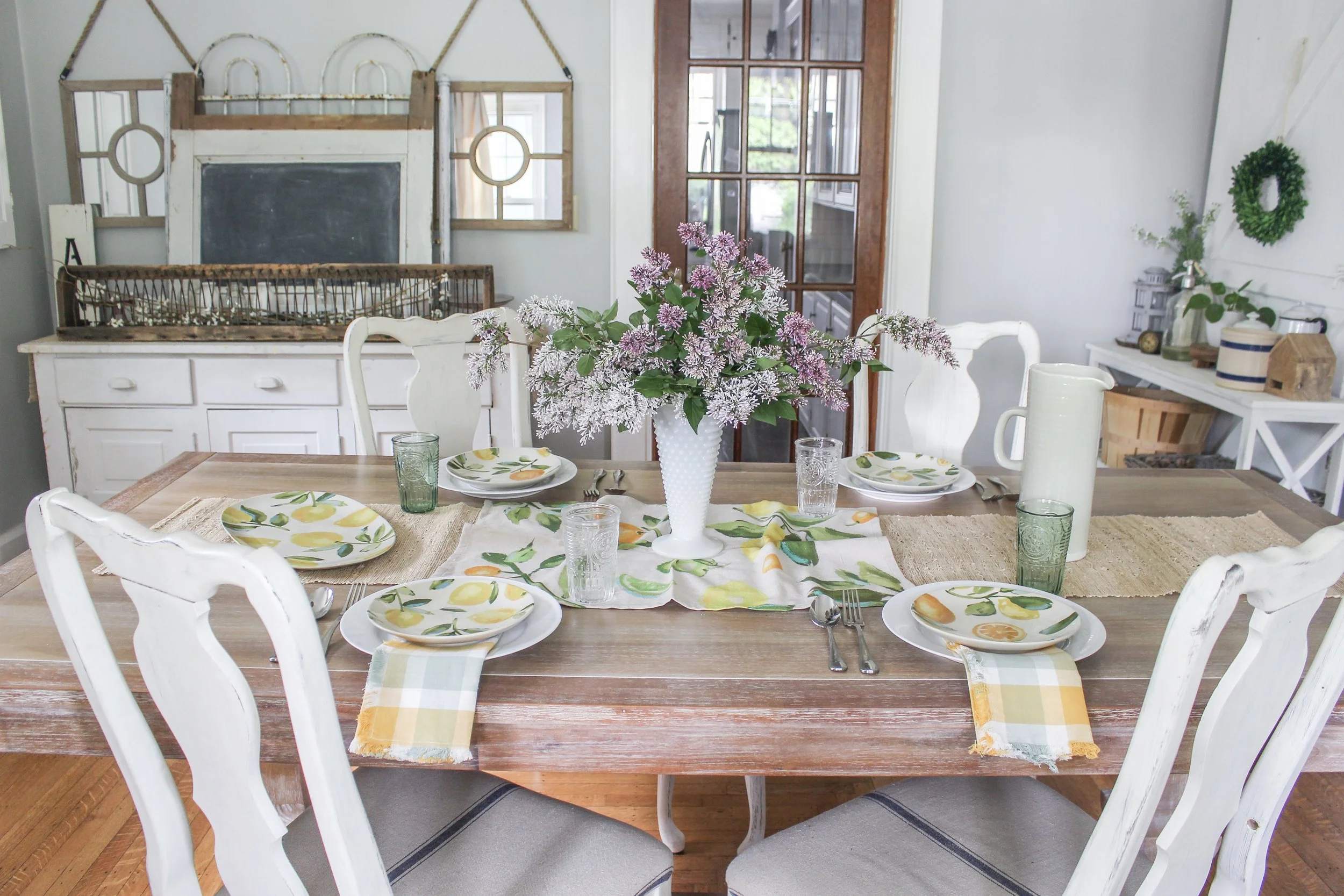 Easy Summer Tablescape