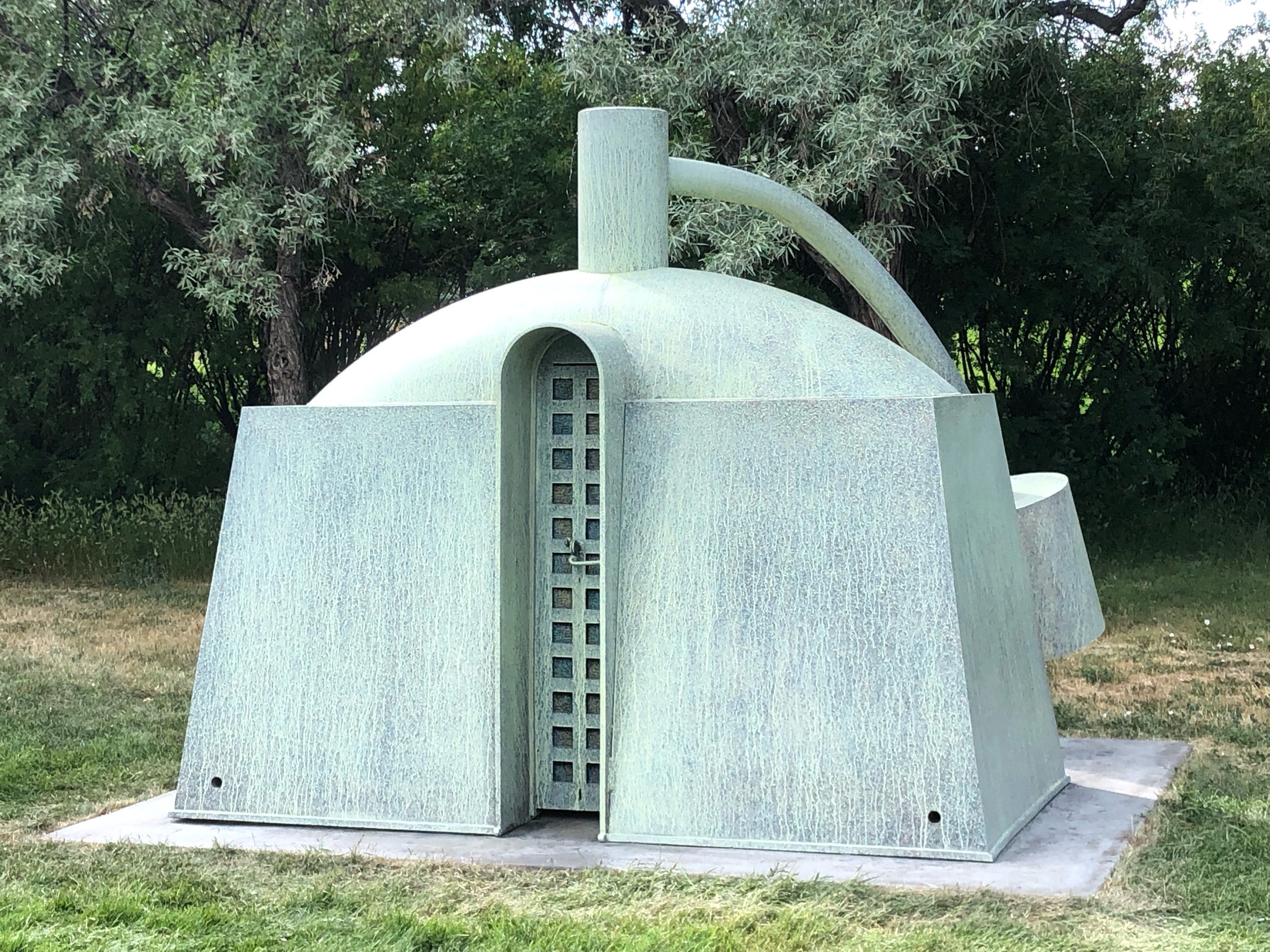 Inside a Dissonant Society 2000