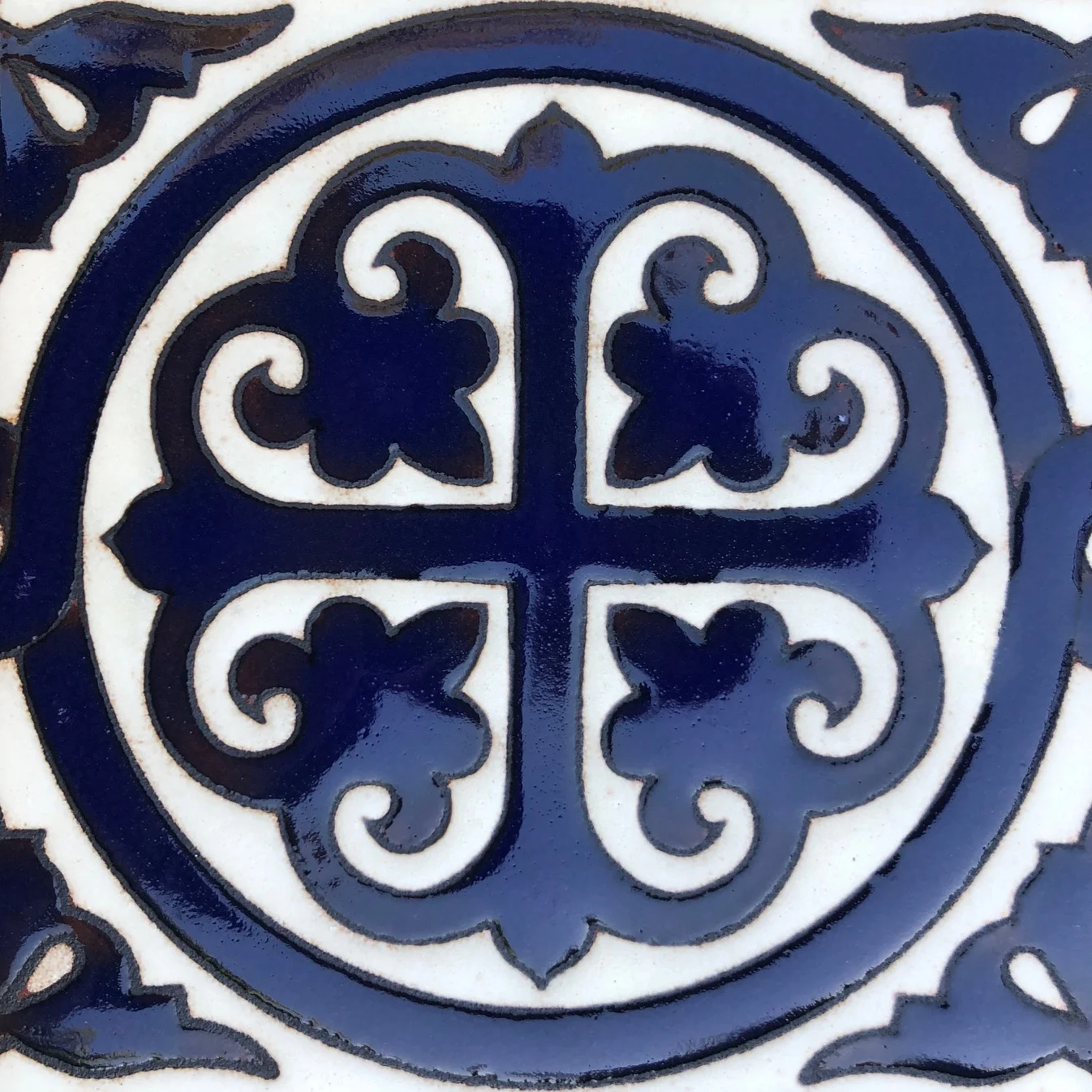 Blue and White Circle Deco
