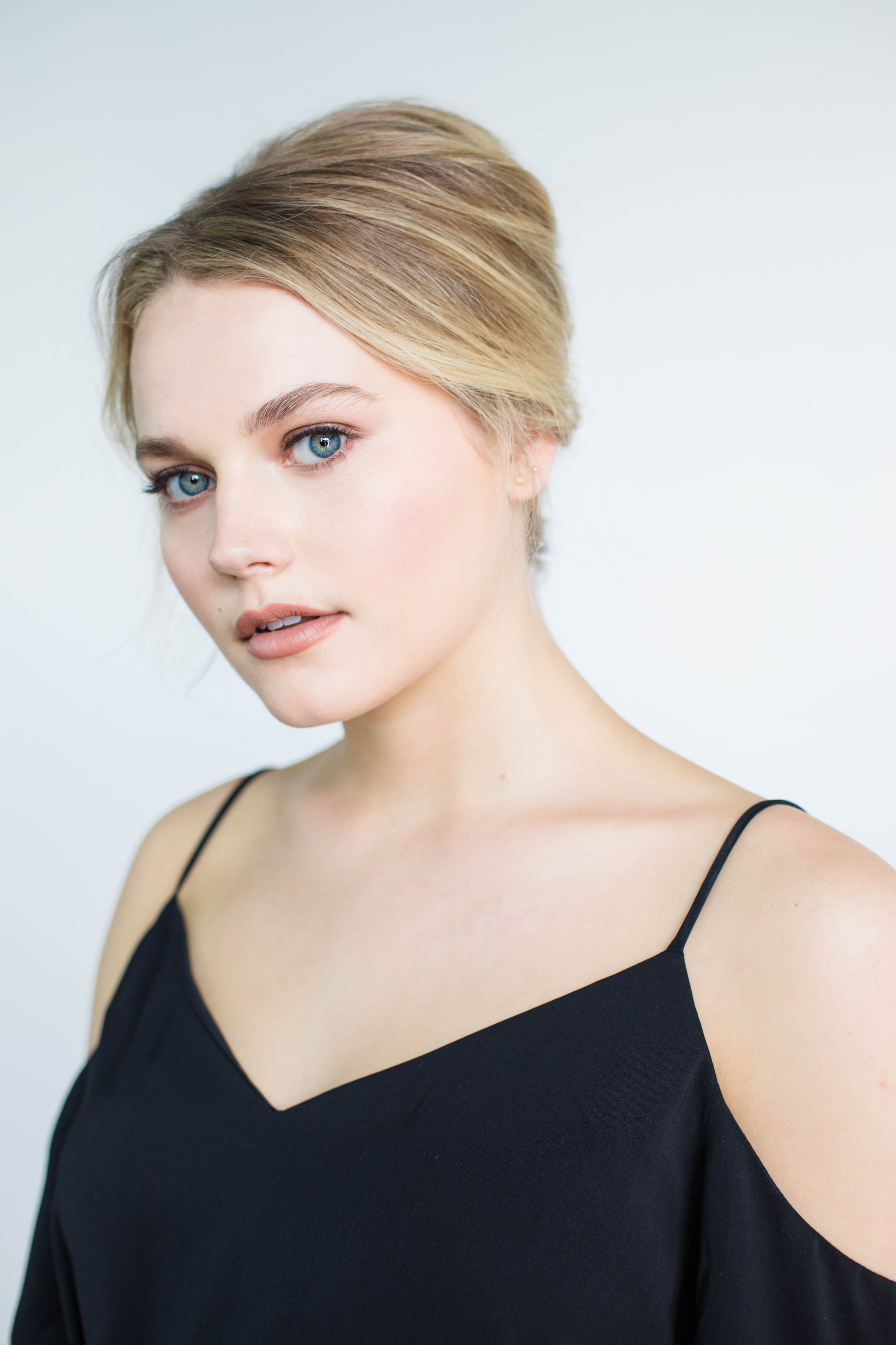 charming-sophie 0R2A0103-20a.jpg