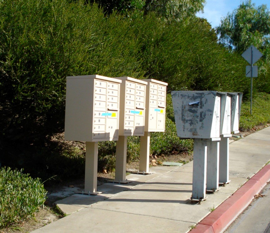 Old_and_New_Mailboxes.jpg