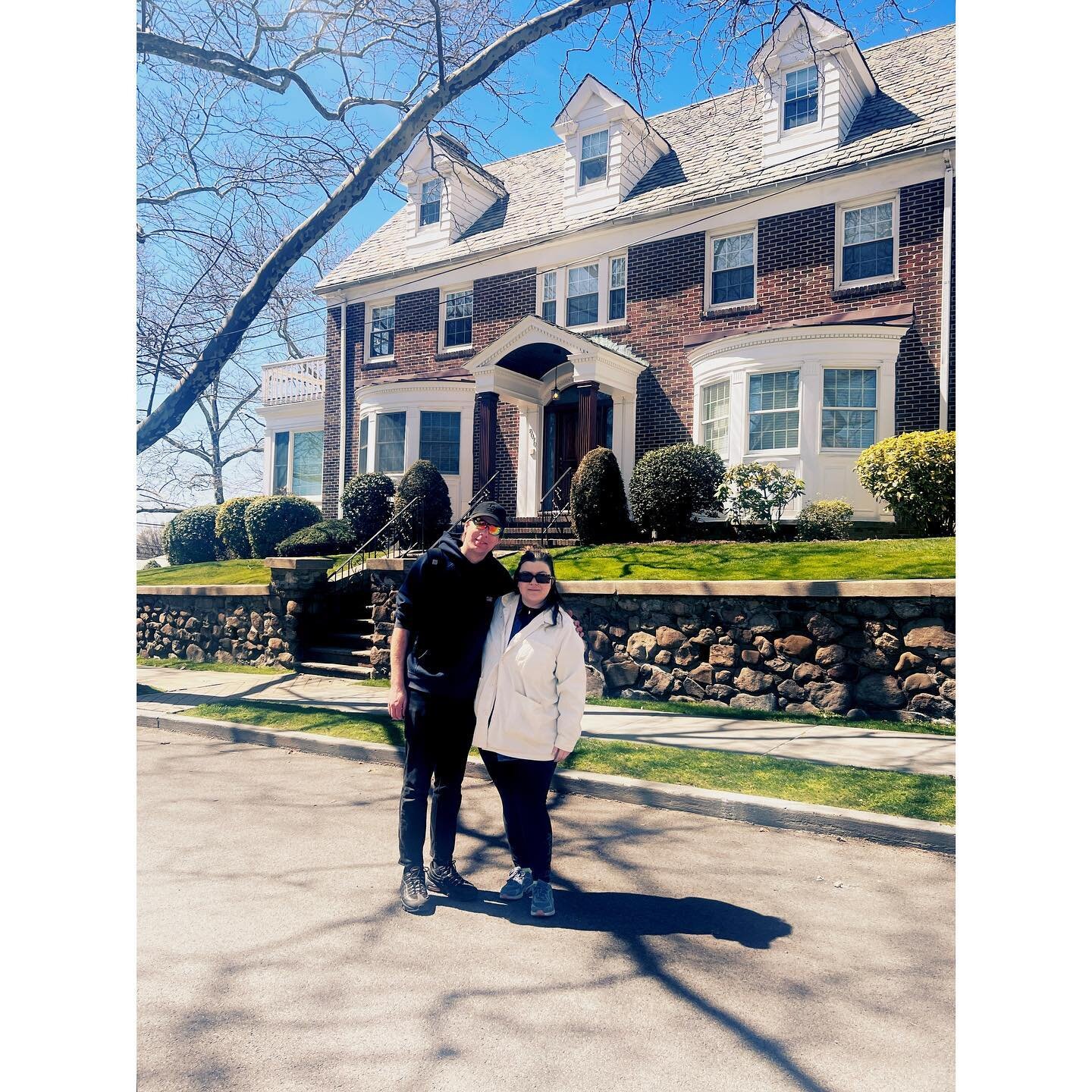 A very wholesome Sunday at the Regan&rsquo;s! Great spending time on my favorite walk through South Brooklyn with @annamjoyce and @aaronmeftah  #bluebloodshouse #bluebloods