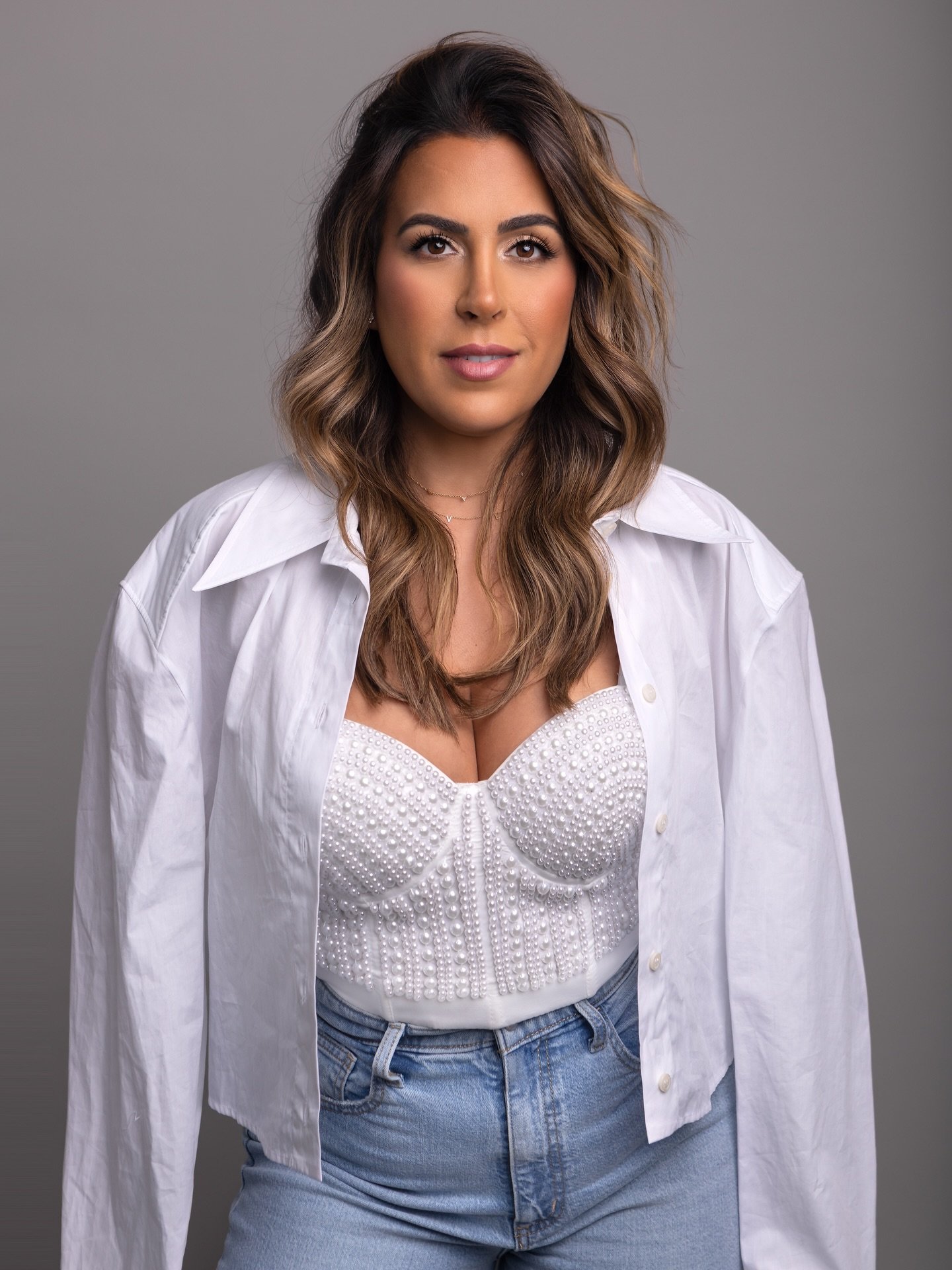 Stepping into 2026 with a quick re-introduction for both new and familiar faces 🤍

I&rsquo;m Vanessa Pesantez &mdash; bridal hair specialist, mom of two, and NYC stylist with 20+ years behind the chair. After 14 years at Butterfly Studio Salon, I le