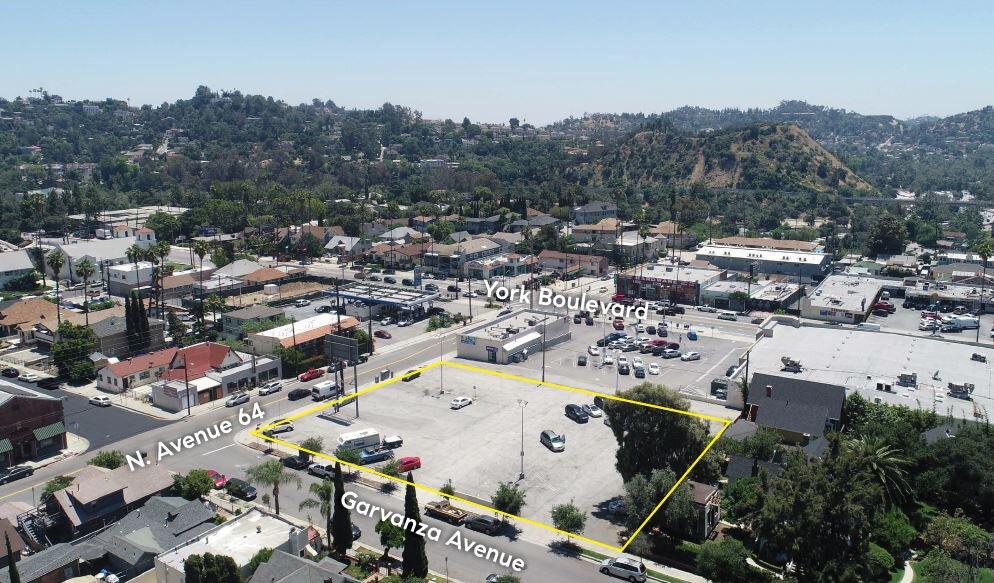 Garvanza Ave &amp; N. Ave 64