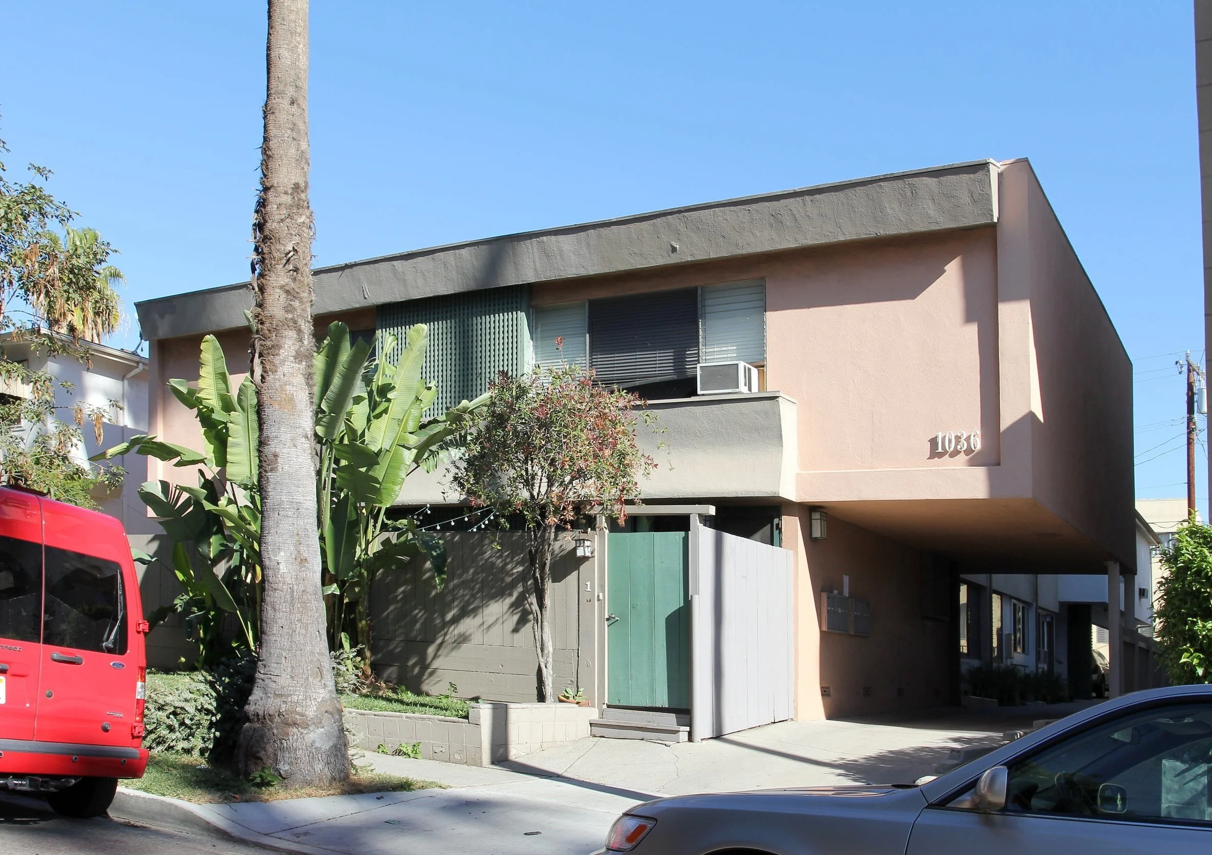 1036 N Orange Grove Ave