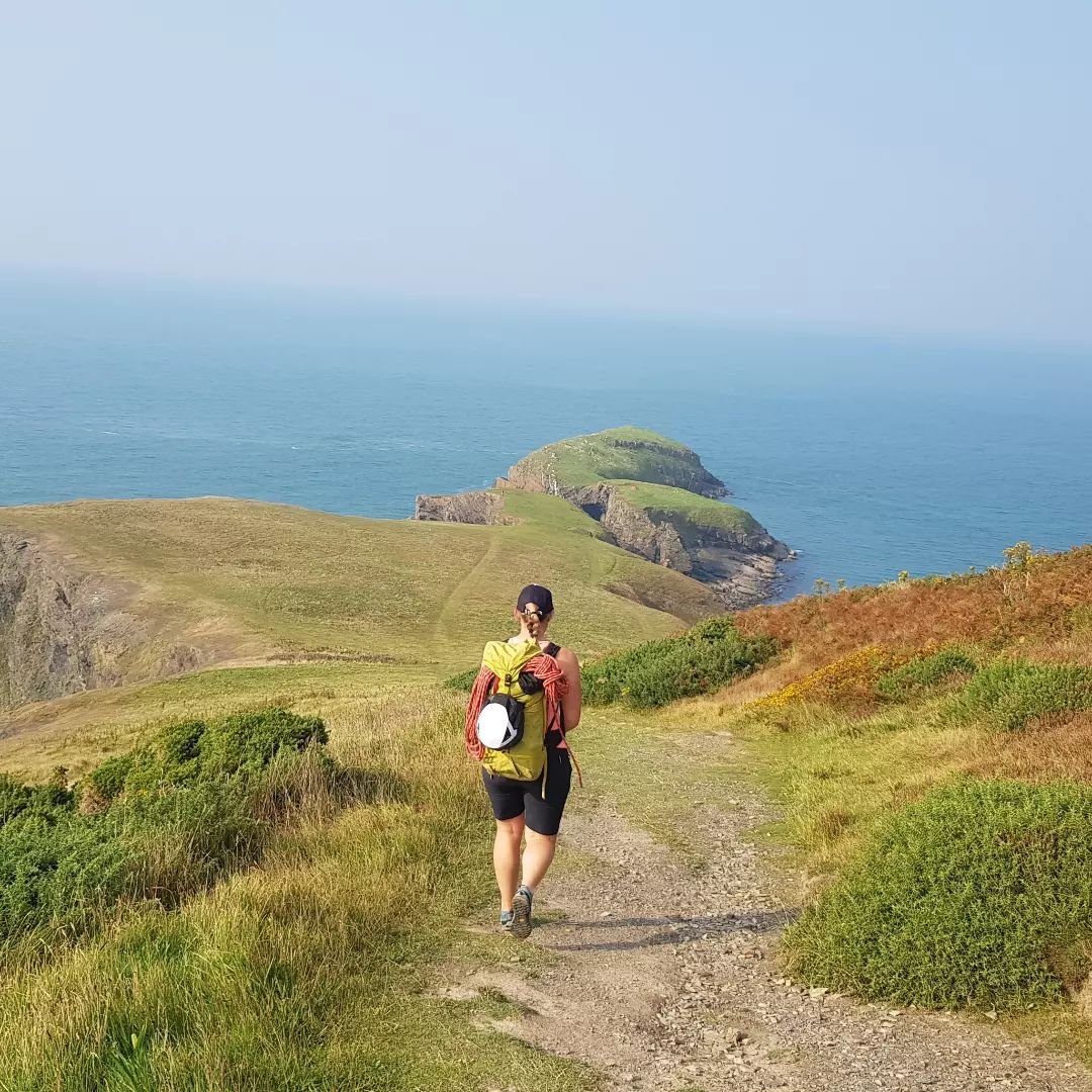 SNATCHED MOMENTS...

We've just been on a brief holiday to one of our favourite places, Pembrokeshire. We stay in the same cottage at least once a year. We love exploring the local area and revisiting now familiar haunts. We find time to run along th