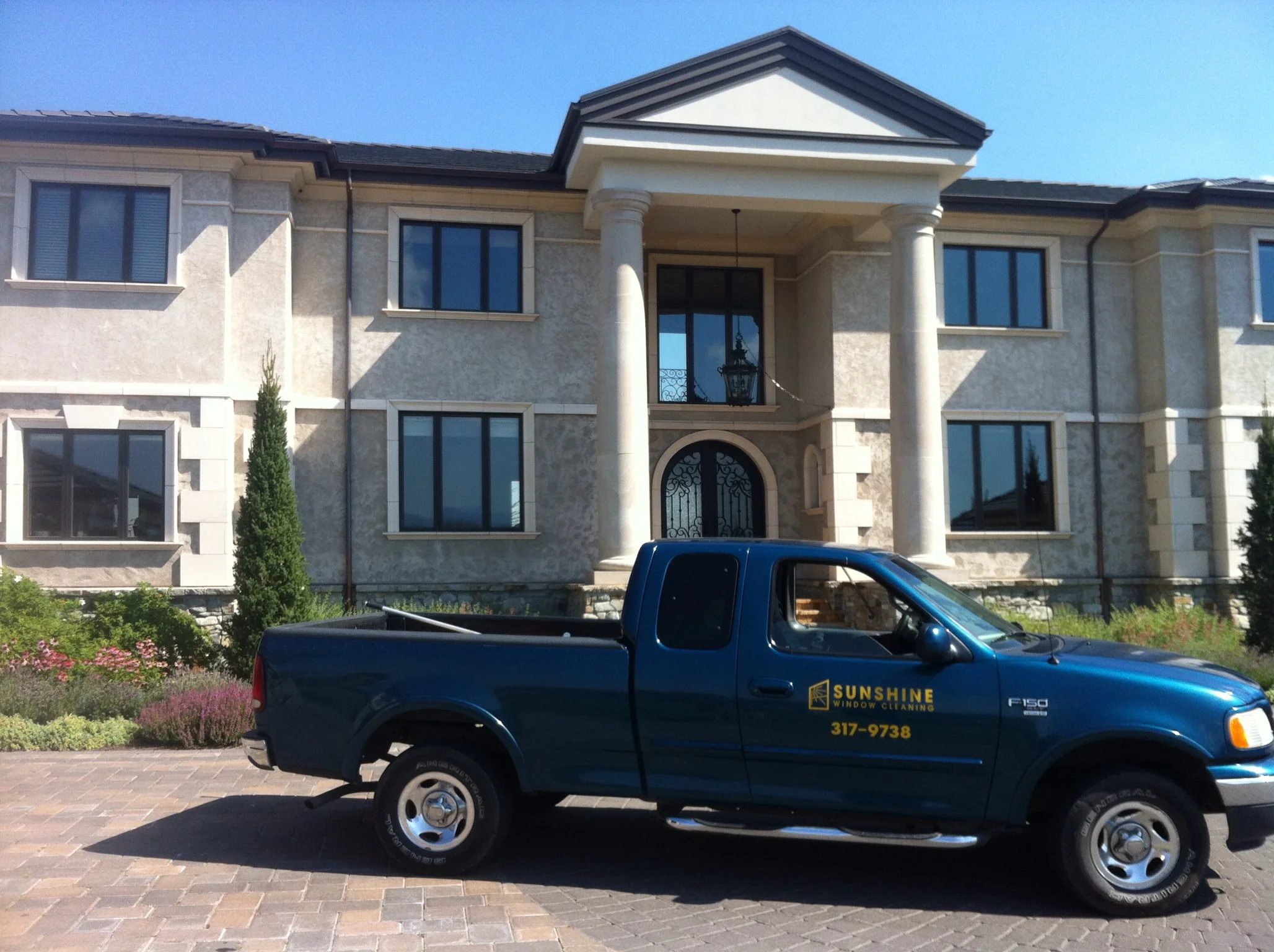 Sunshine Window Cleaning team proudly serving Bend Oregon since 1995