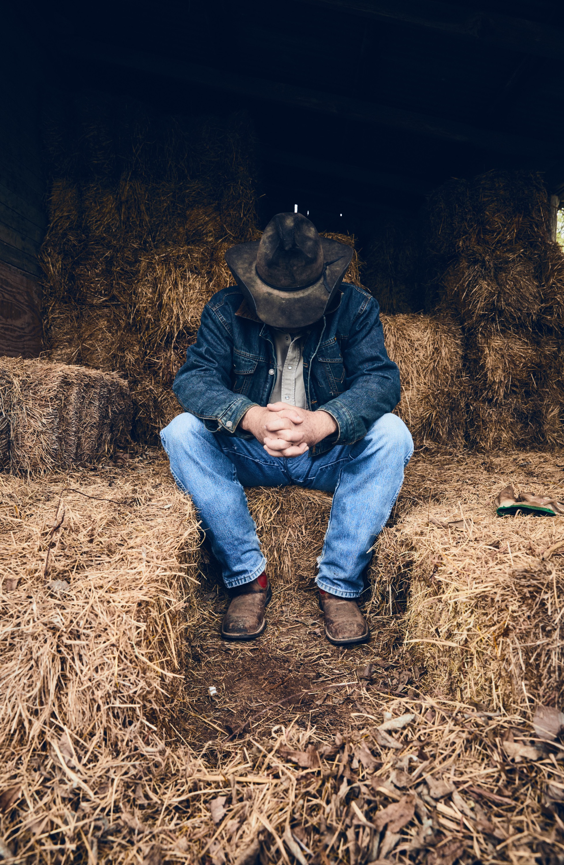 GodandCountryMusic-FarmerPraying2.JPG