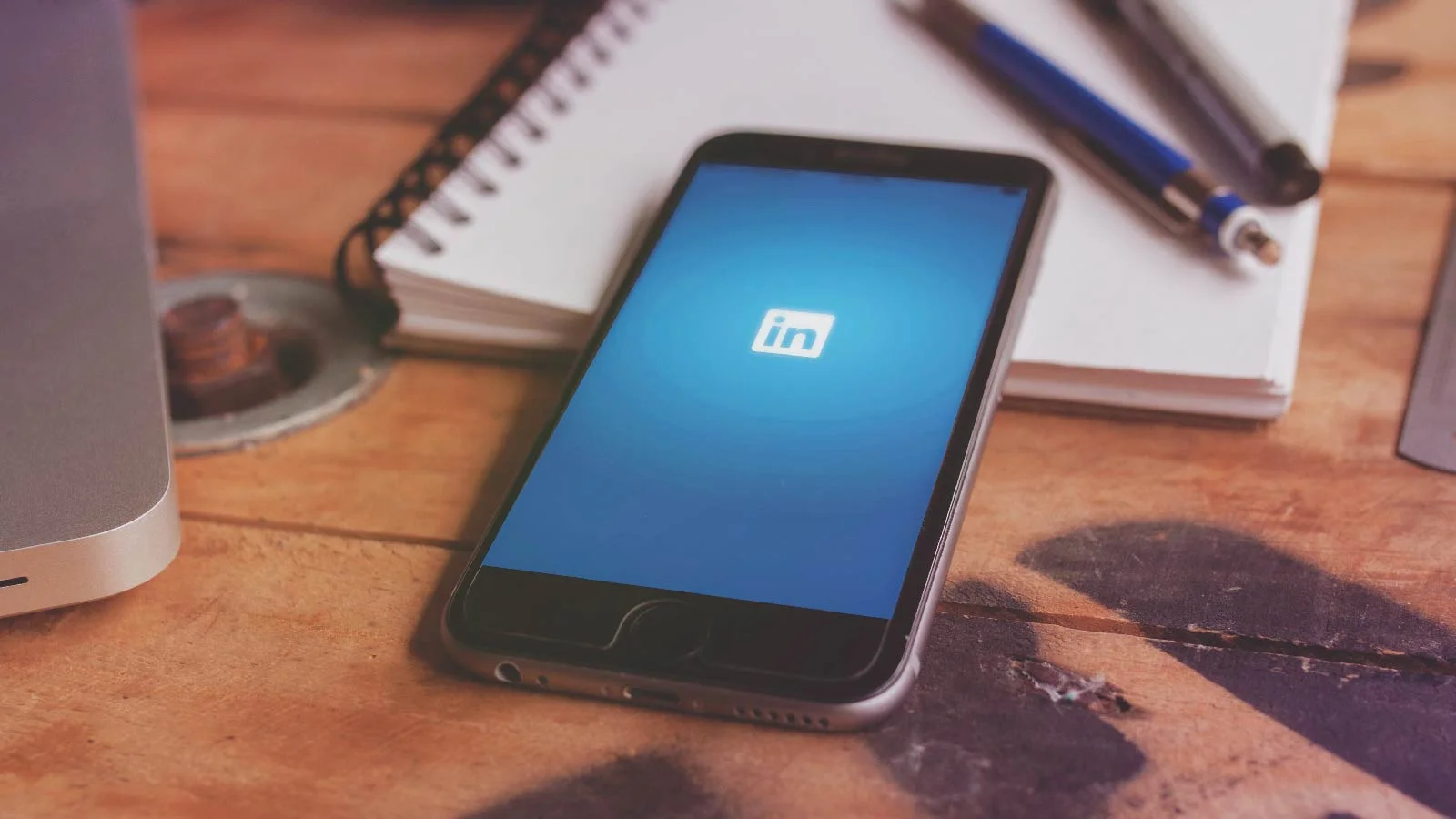 136_952376_160113linkedin_booster_hero.jpg