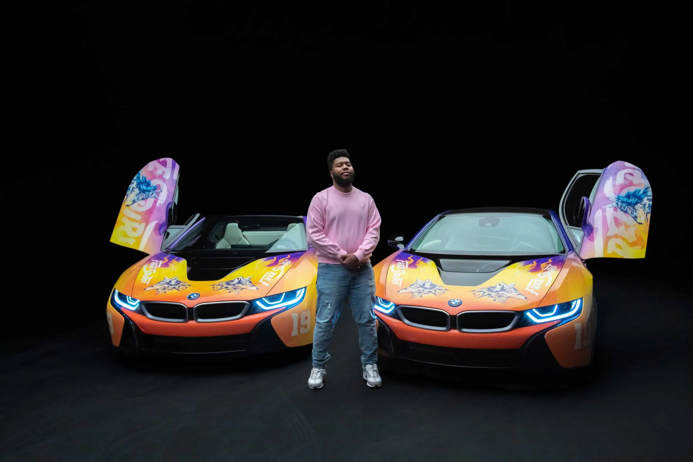 P90343426-roadtocoachella-with-the-bmw-i8-roadster-and-khalid-04-2019-2250px.jpg
