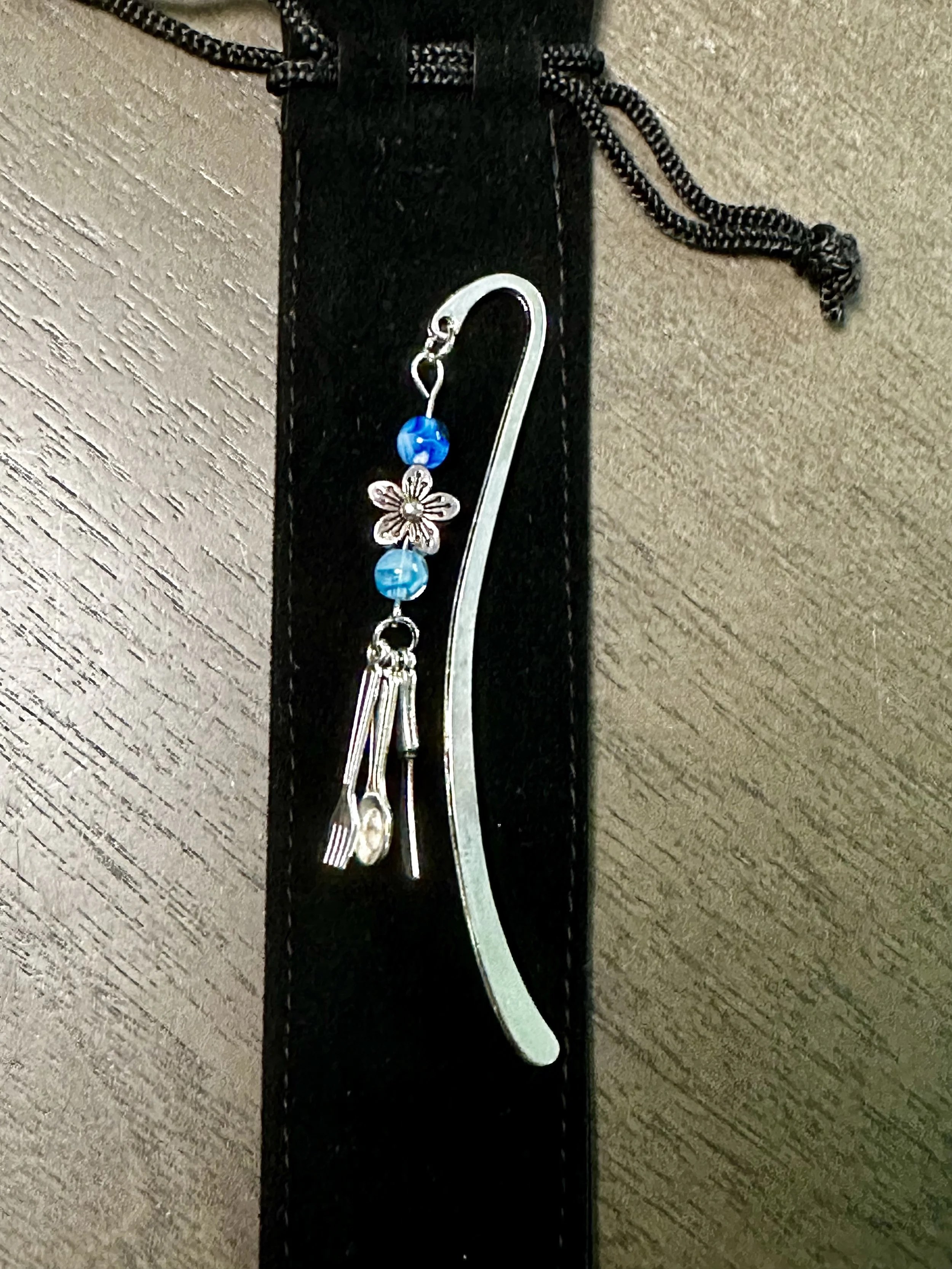 Utensil romance bookmark: blue bead, flower, blue bead.  *Shipping included/US only