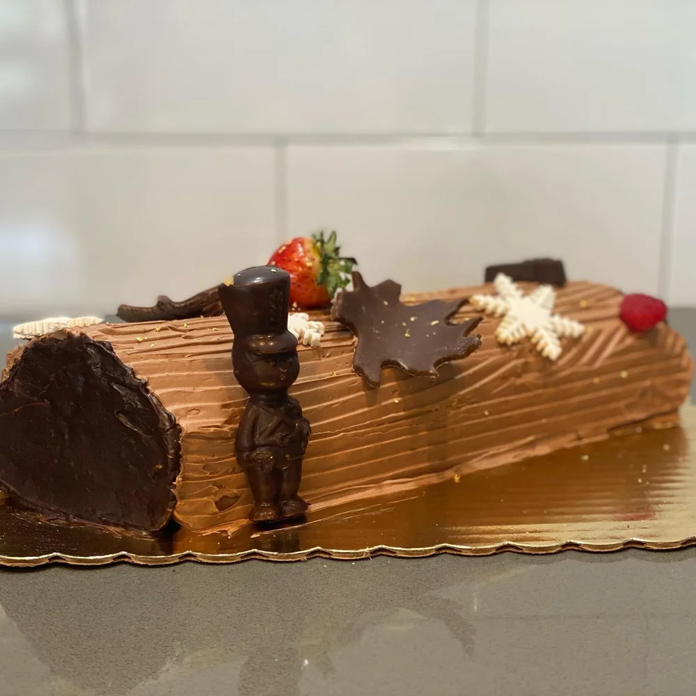 hollin-hall-pastry-shop-alexandria-va-for-custom-wedding-and-birthday