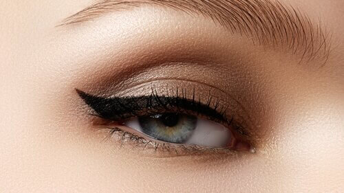 How can i make my dry eyeliner wet again?
