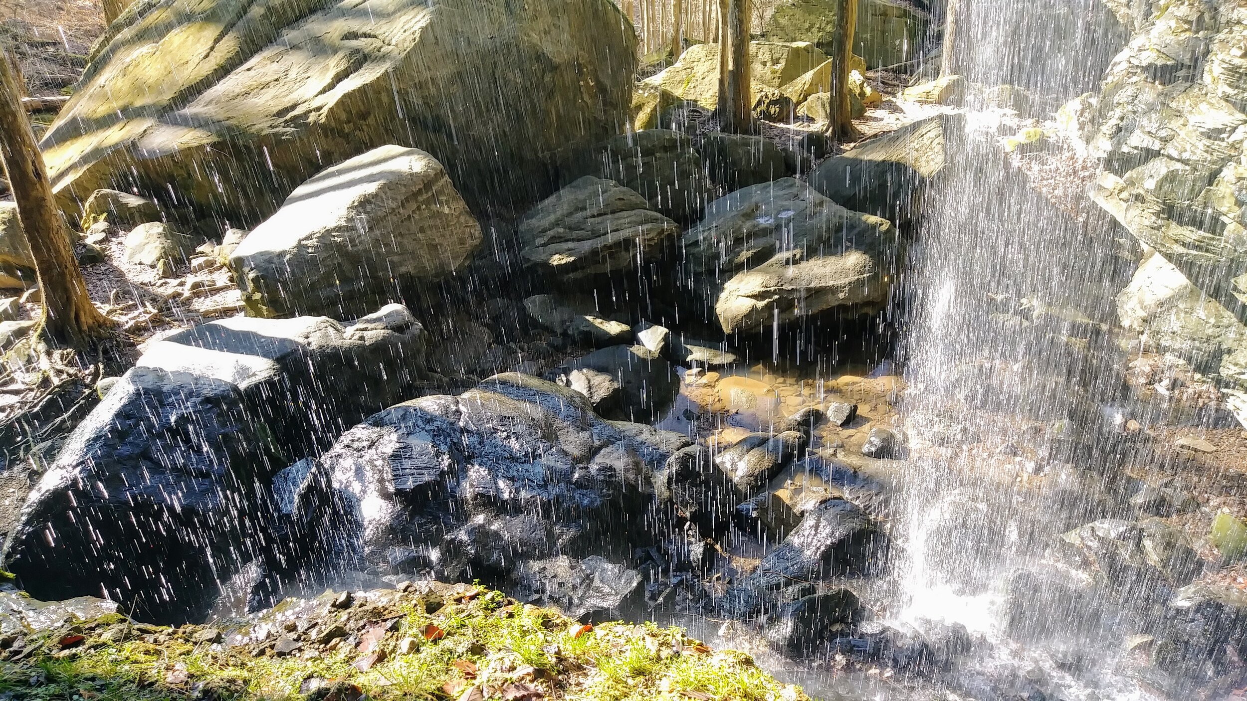 Anglin Falls - Under the Curtain - Kentucky Hiker Project.jpg