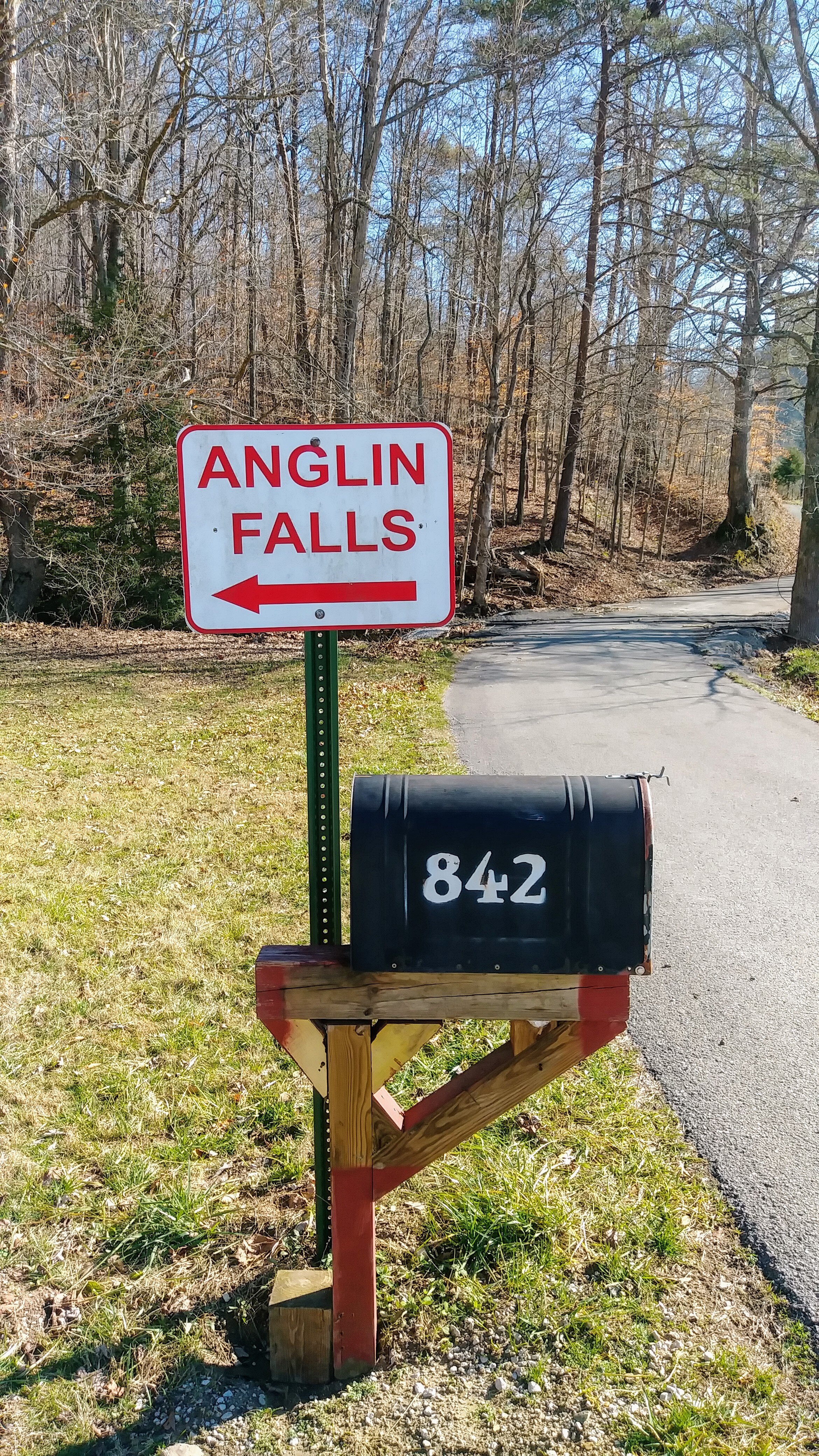 Anglin Falls - Sign at Driveway - Kentucky Hiker Project.jpg