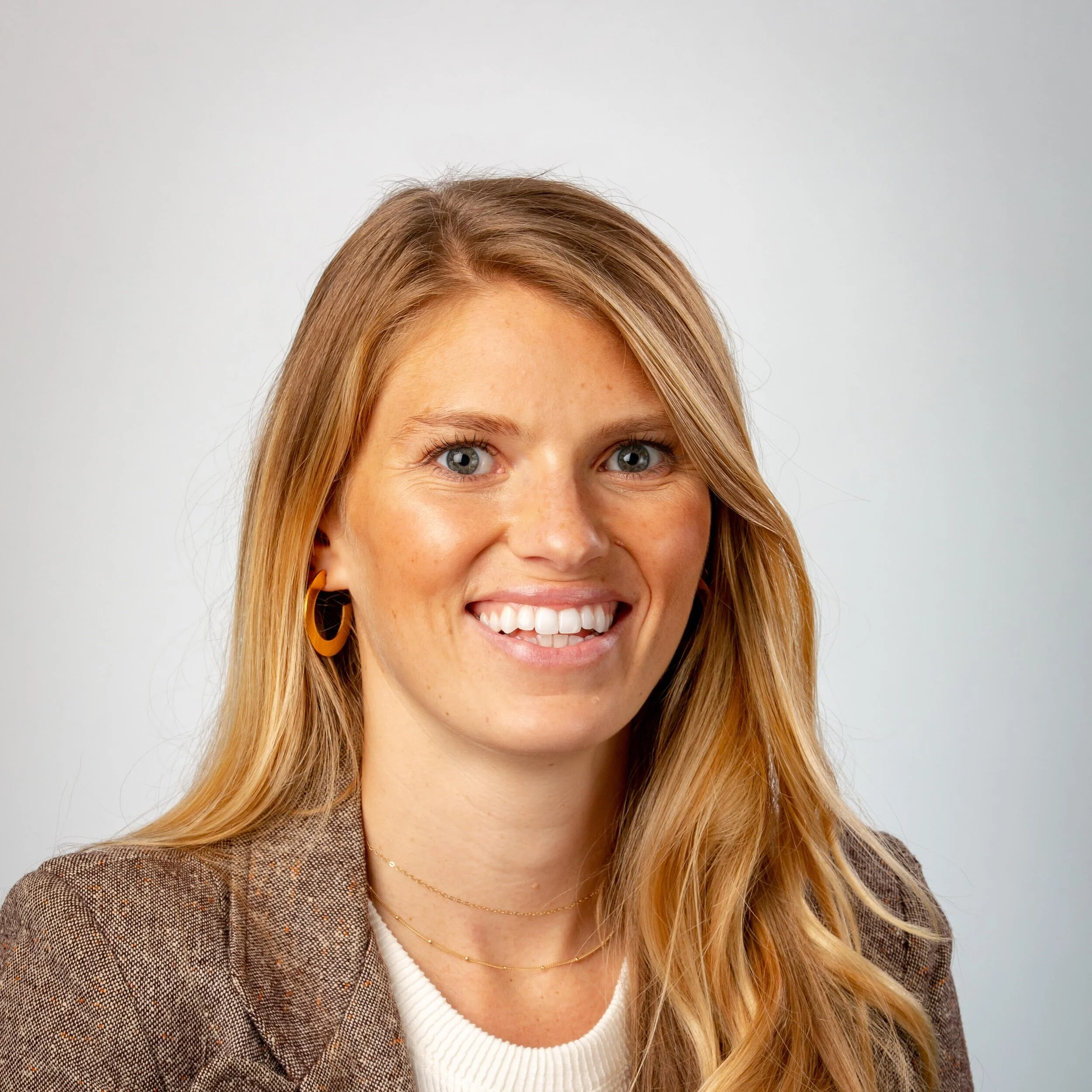 Alyson+Headshot+.jpg