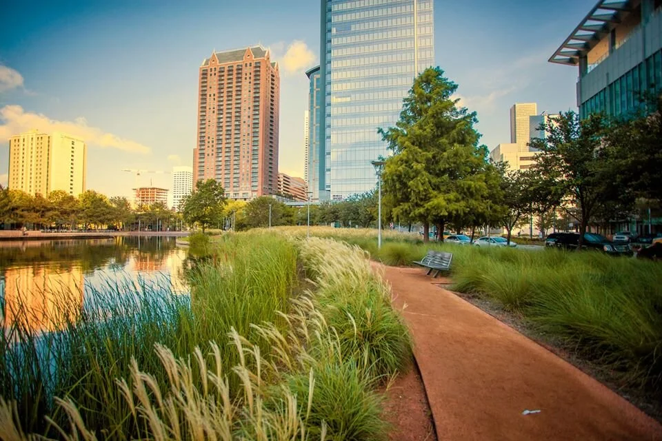 Photo courtesy of Discovery Green, a “village” green in downtown Houston offering a robust schedule of events, fitness classes, educational workshops, and family programming, has found a way to bring the park experience to the people.