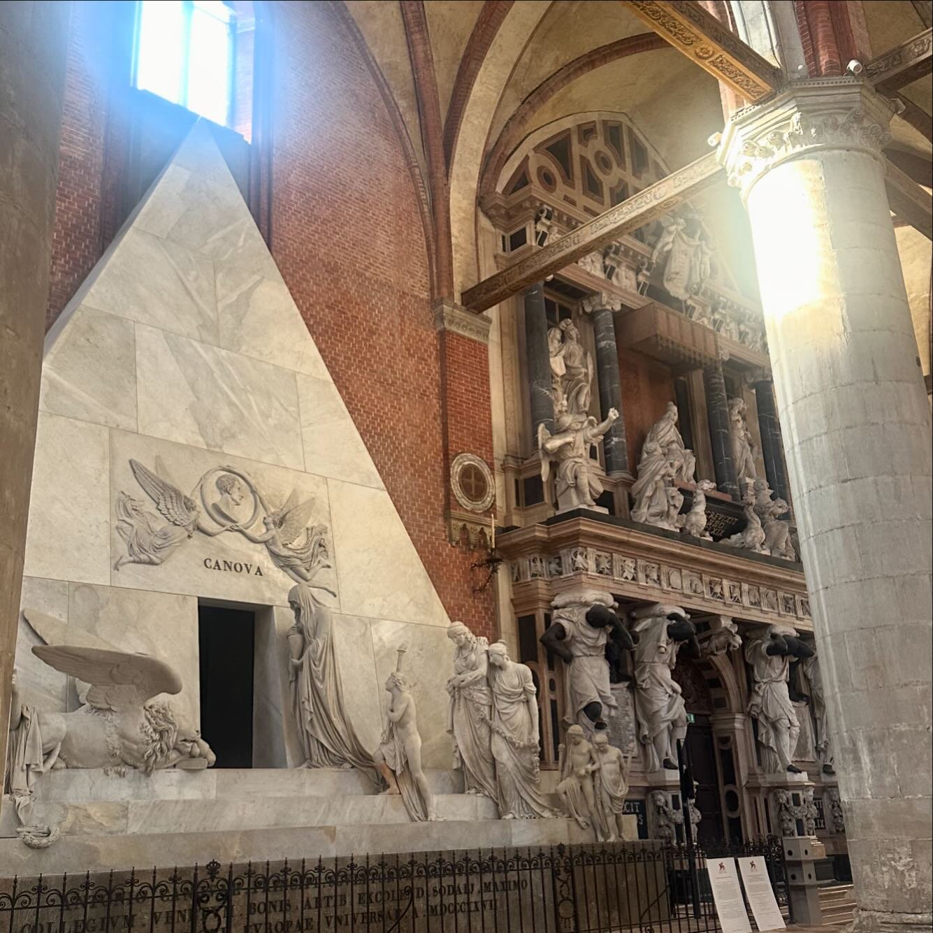 Ciao Canova ...who left his heart in Venezia. Obligatory pilgrimage 🫀