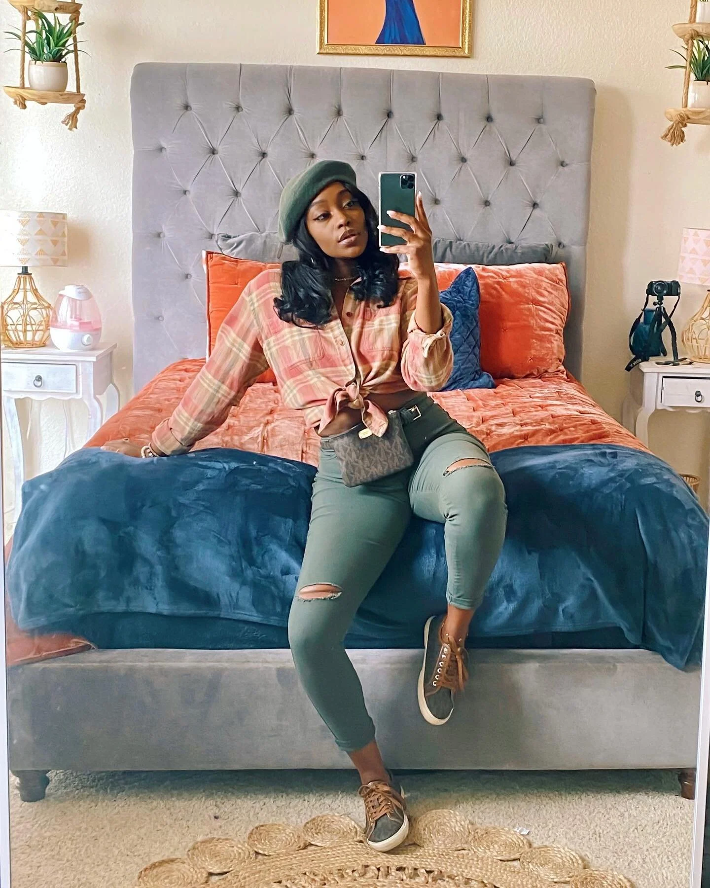 All in the mirror like mama look what you made. 🍂
.
.
.

#blackgirlmagic #blogger #blackbloggers #contentcreator #softglam #softglammakeup #interiordesign #blogger #vlog #denverblogger #denver #denvercolorado #fall #fallfashion #falldecor