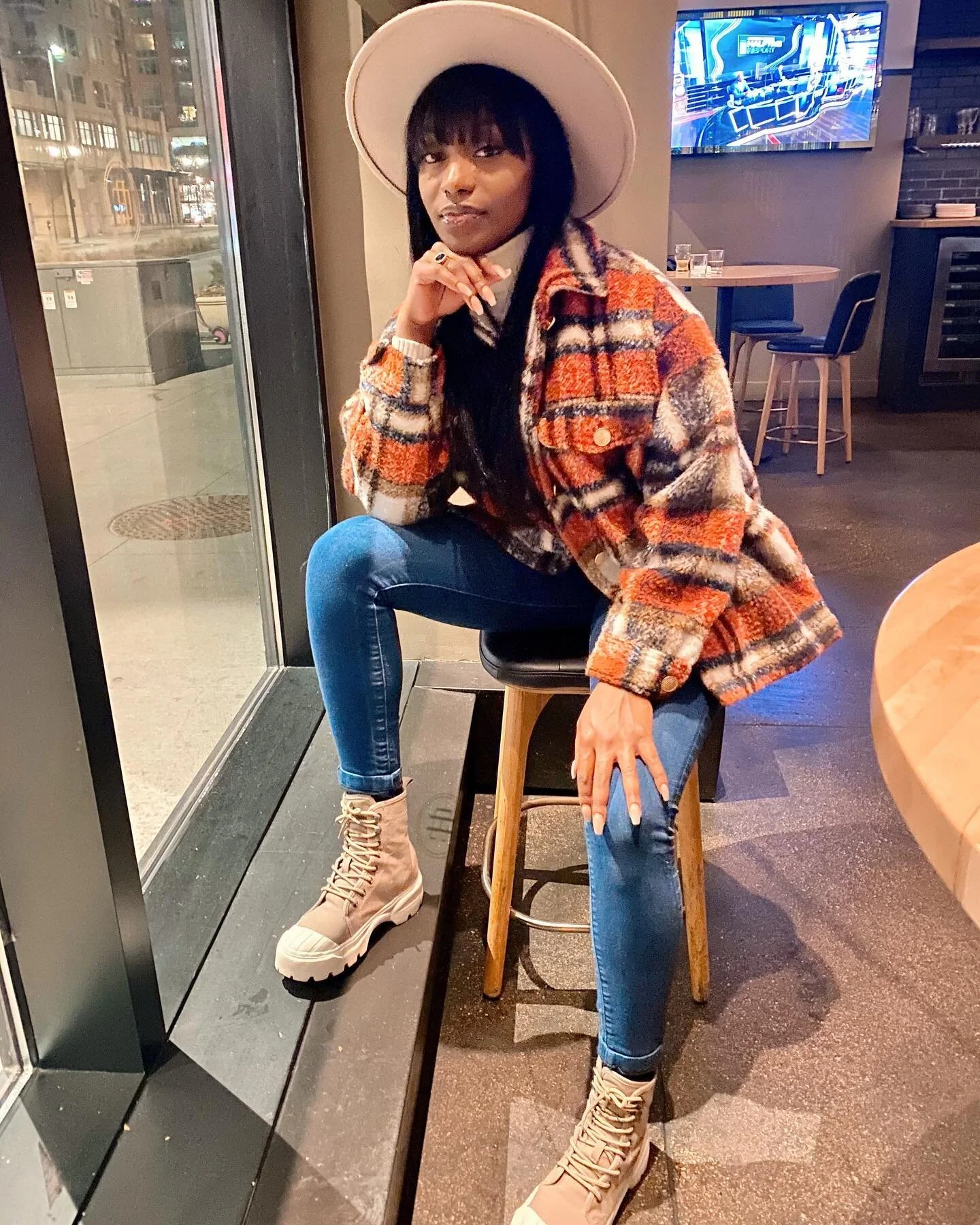 &amp; even though a man may encounter hundreds of women. He should always see you as 1 in a million. 🪝