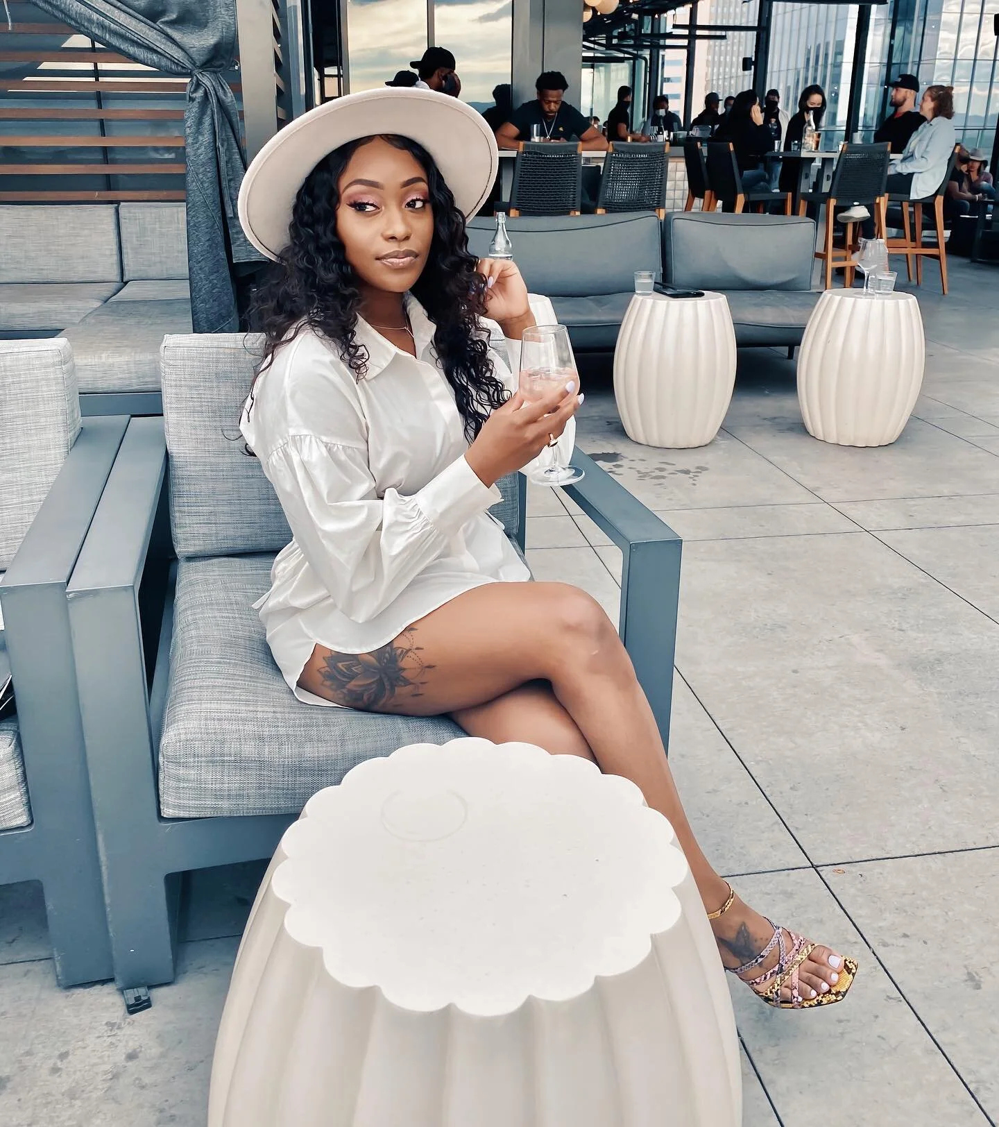 She get what she wants cause she doing it.
.
.
.
#blackgirlmagic #blogger #blackbloggers #contentcreator #softglam #softglammakeup #interiordesign #blogger #vlog #denverblogger #nike #colorado #denvercolorado #compoundcommunity #peerlessmagazine #bos