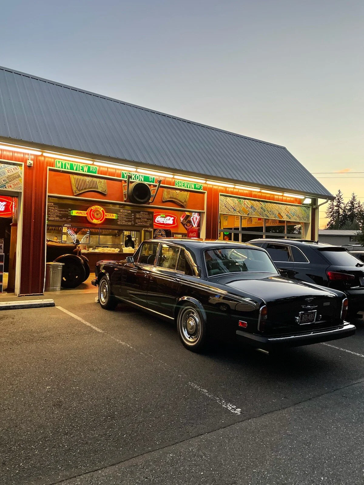 Nutty's Junkyard Grill