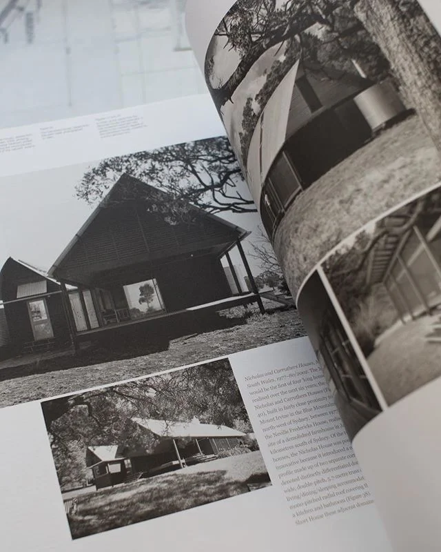 Nicholas and Carruthers Houses, Mount Irvine, NSW, 1977-80/2002 .
.
.
.
.
.
.
#glennmurcutt #glennmurcuttmasterclass #architecture #architecturelovers #australianarchitecture #archidaily #design #designinspiration #book #glennmurcuttfolio #touchtheea